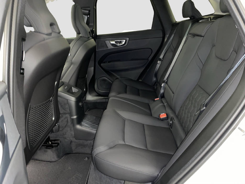 VOLVO XC60 2.0 T6 TE Plus Dark eAWD-image-12