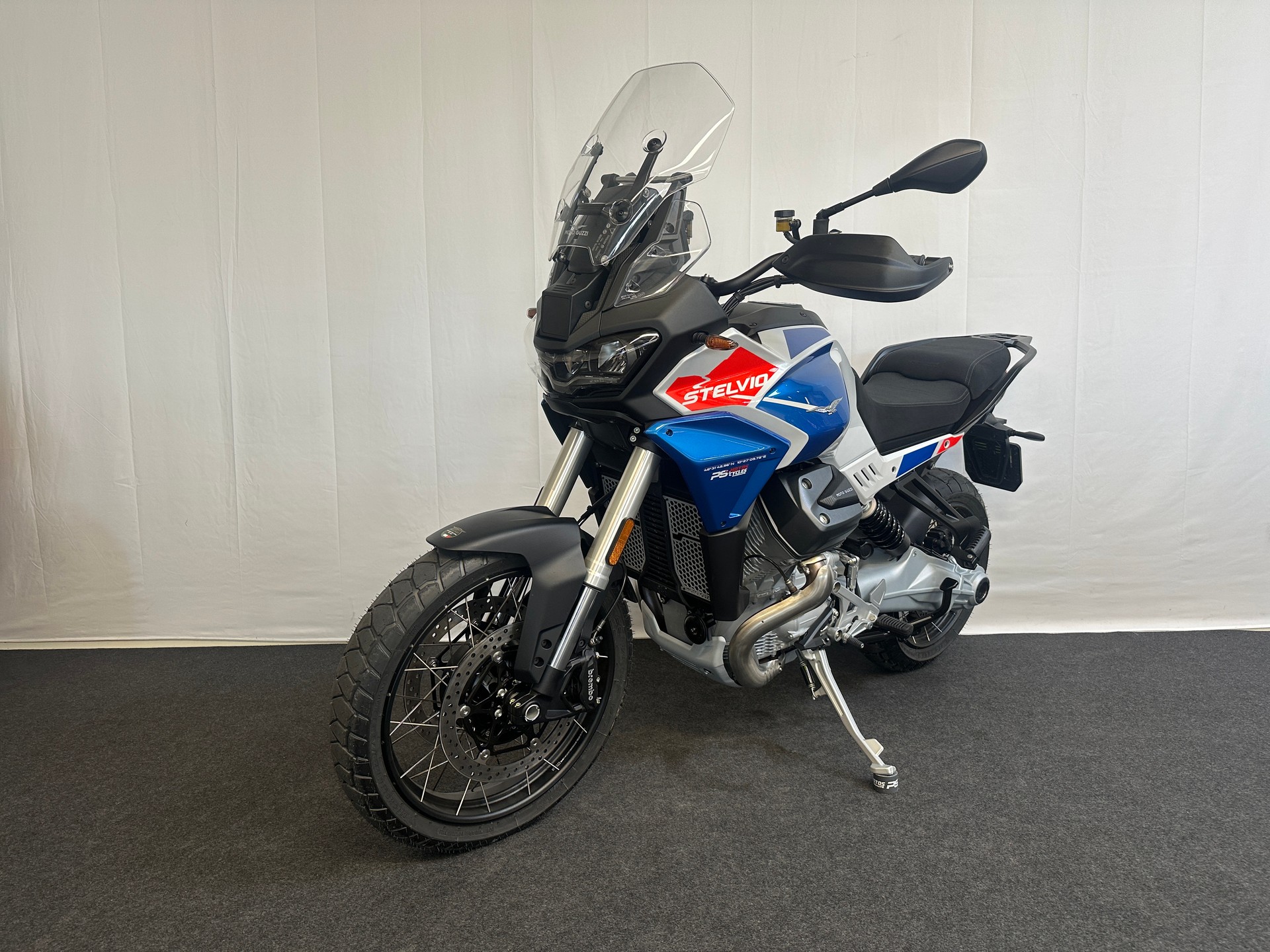 MOTO GUZZI Stelvio 1000 Ducento Tribuo E5+-showroom-element-3