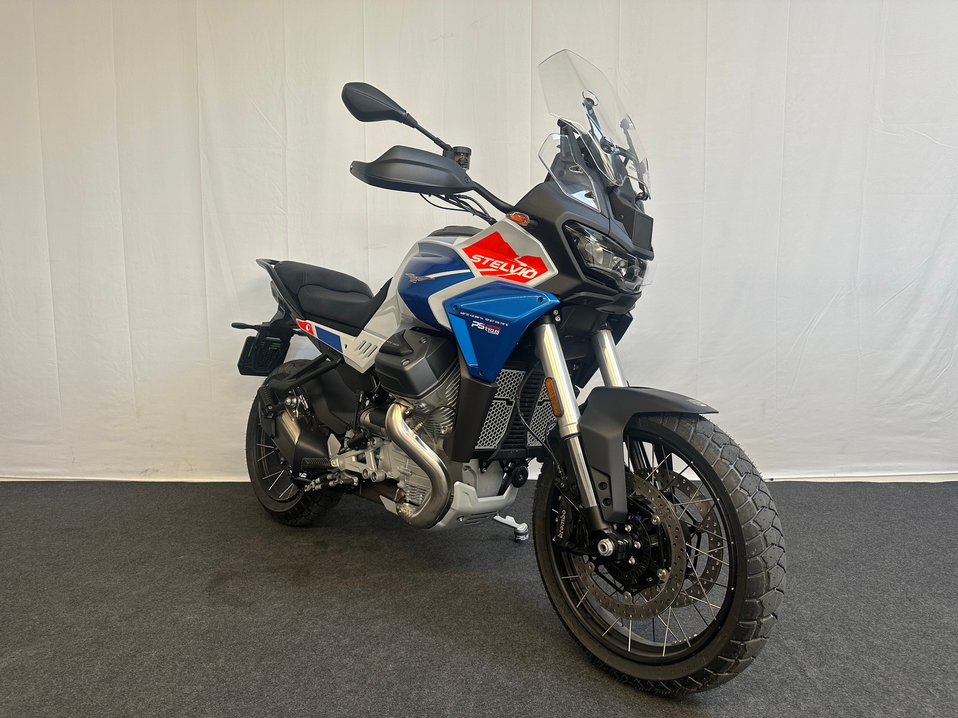 MOTO GUZZI Stelvio 1000 Ducento Tribuo E5+-showroom-element-1