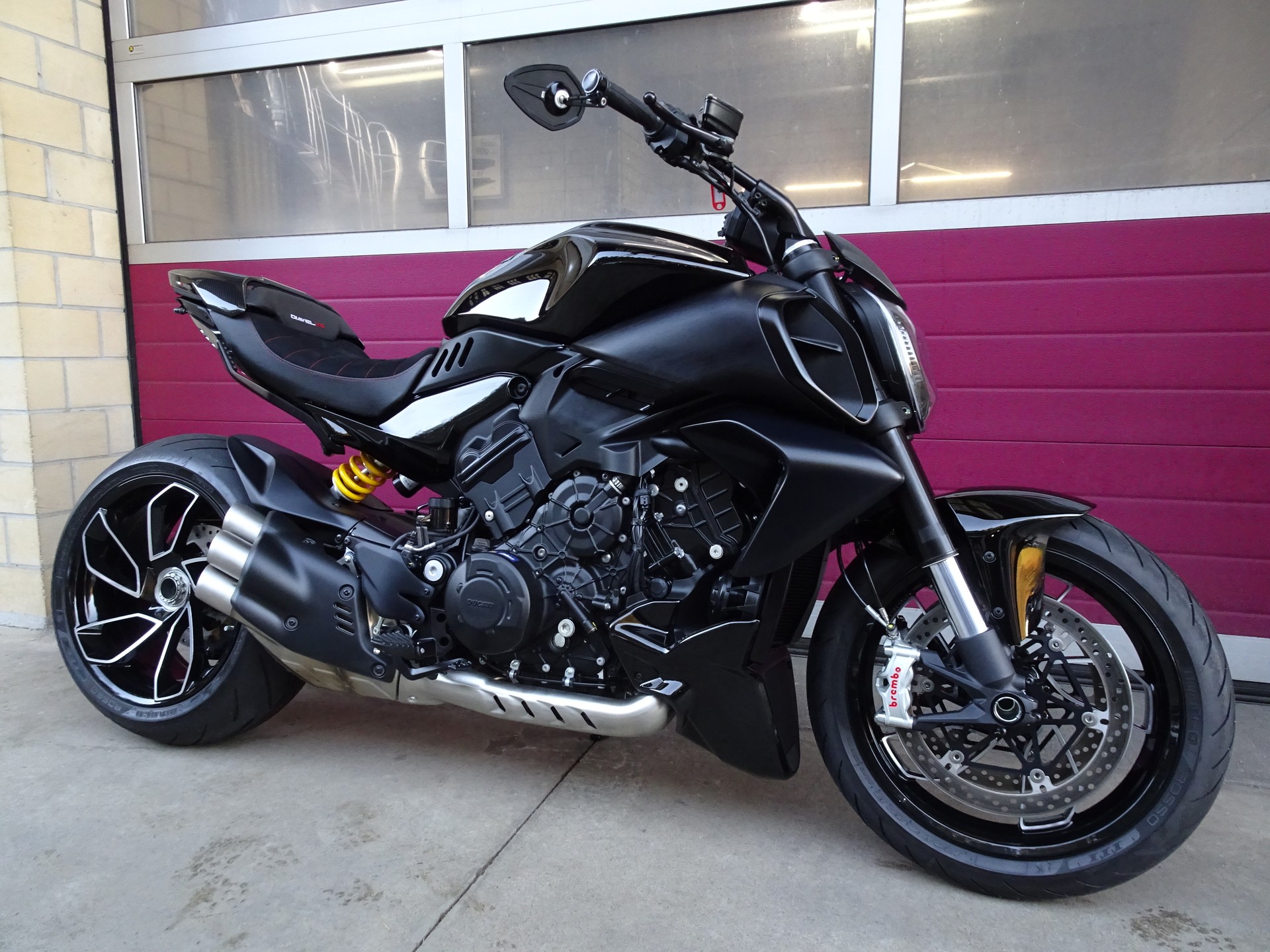 DUCATI Diavel V4-image-10
