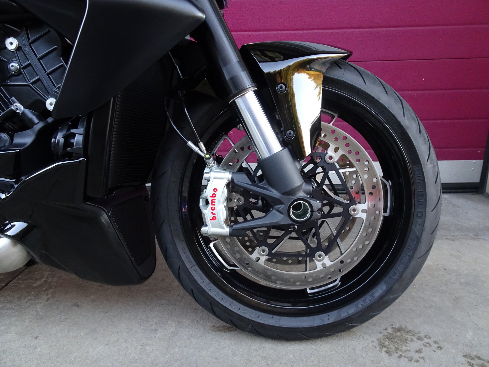 DUCATI Diavel V4-showroom-element-1