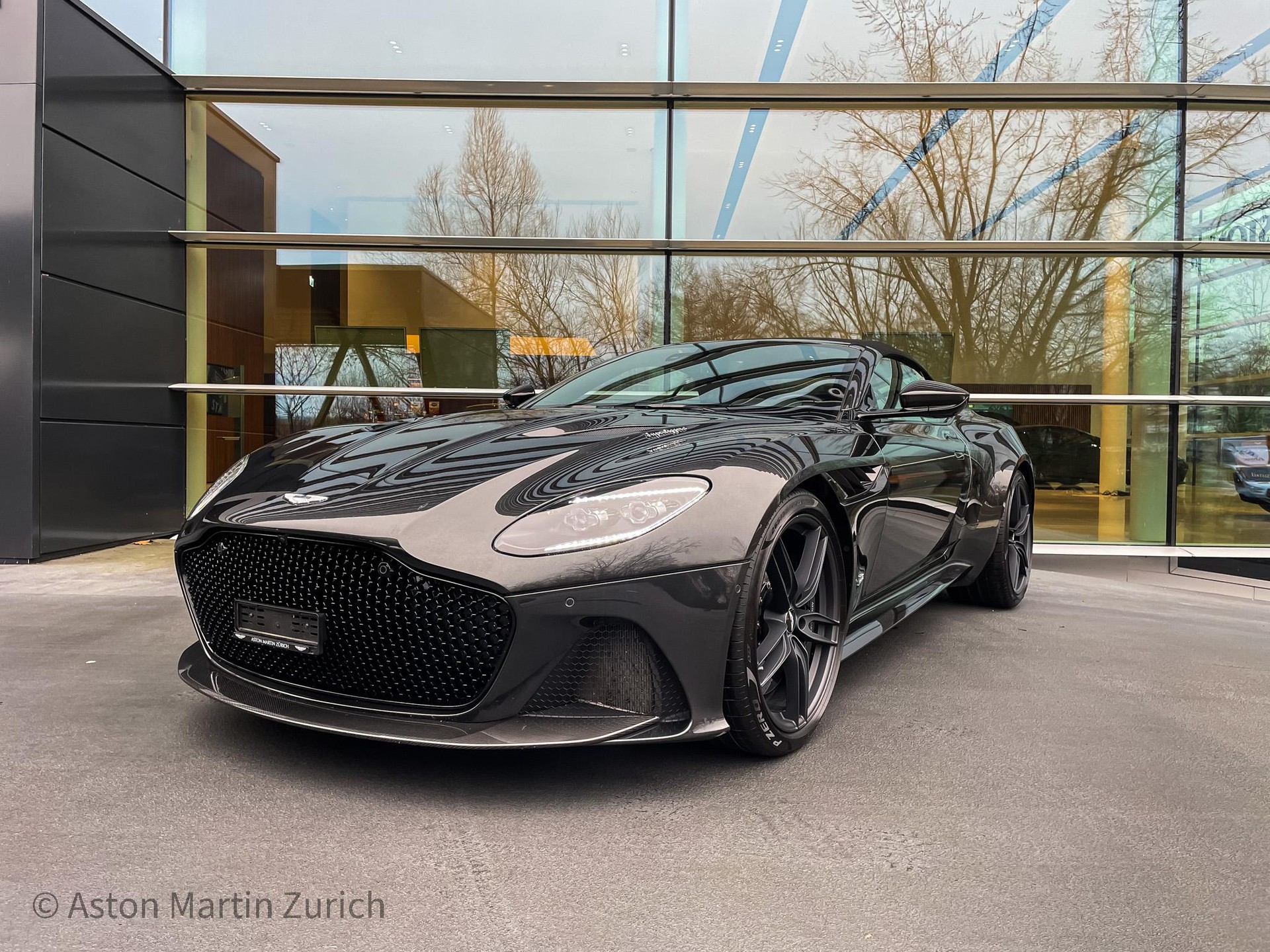 ASTON MARTIN DBS Superleggera Volante 5.2 V12 Bi-Turbo-showroom-element-3
