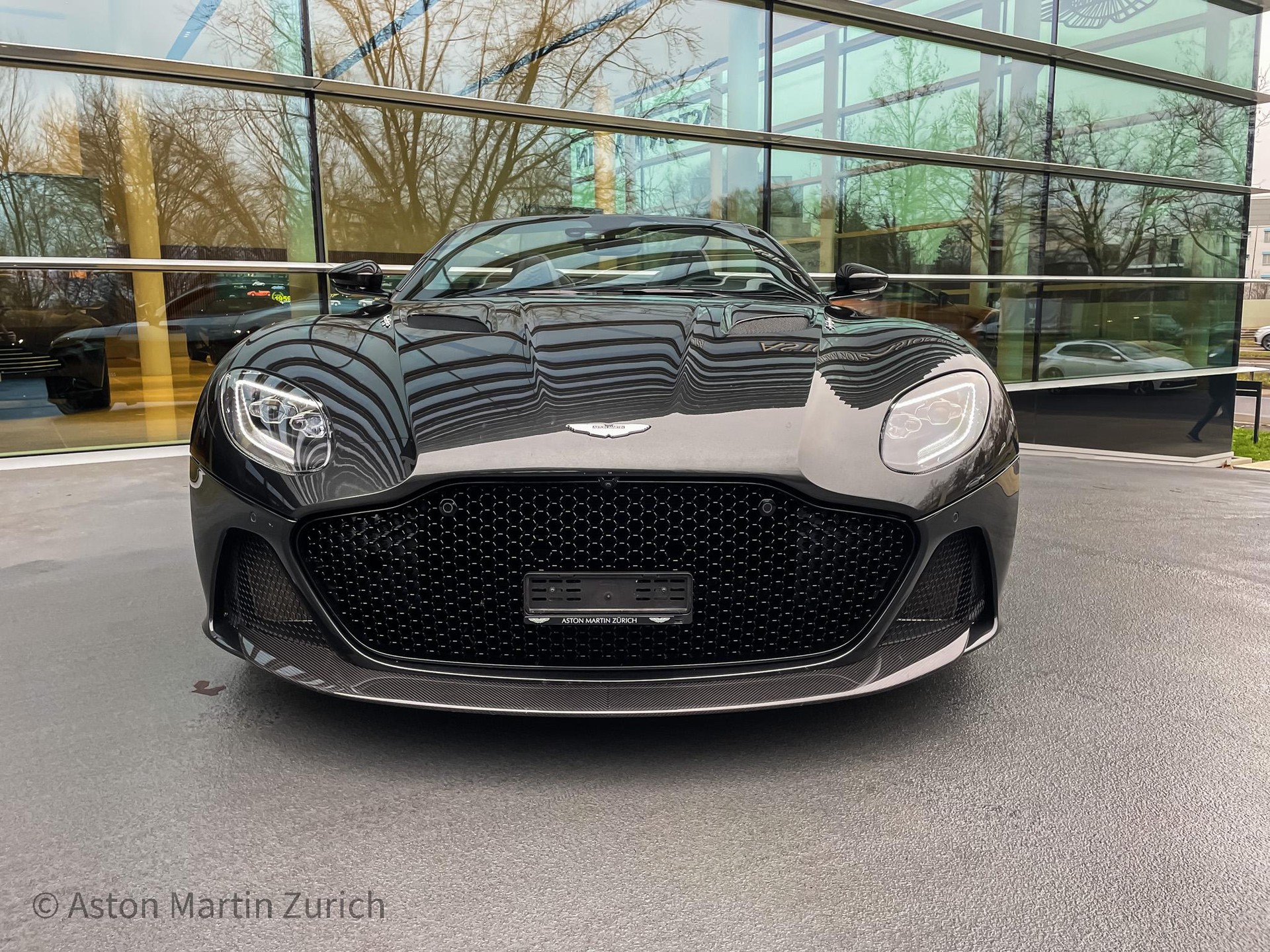 ASTON MARTIN DBS Superleggera Volante 5.2 V12 Bi-Turbo-image-12