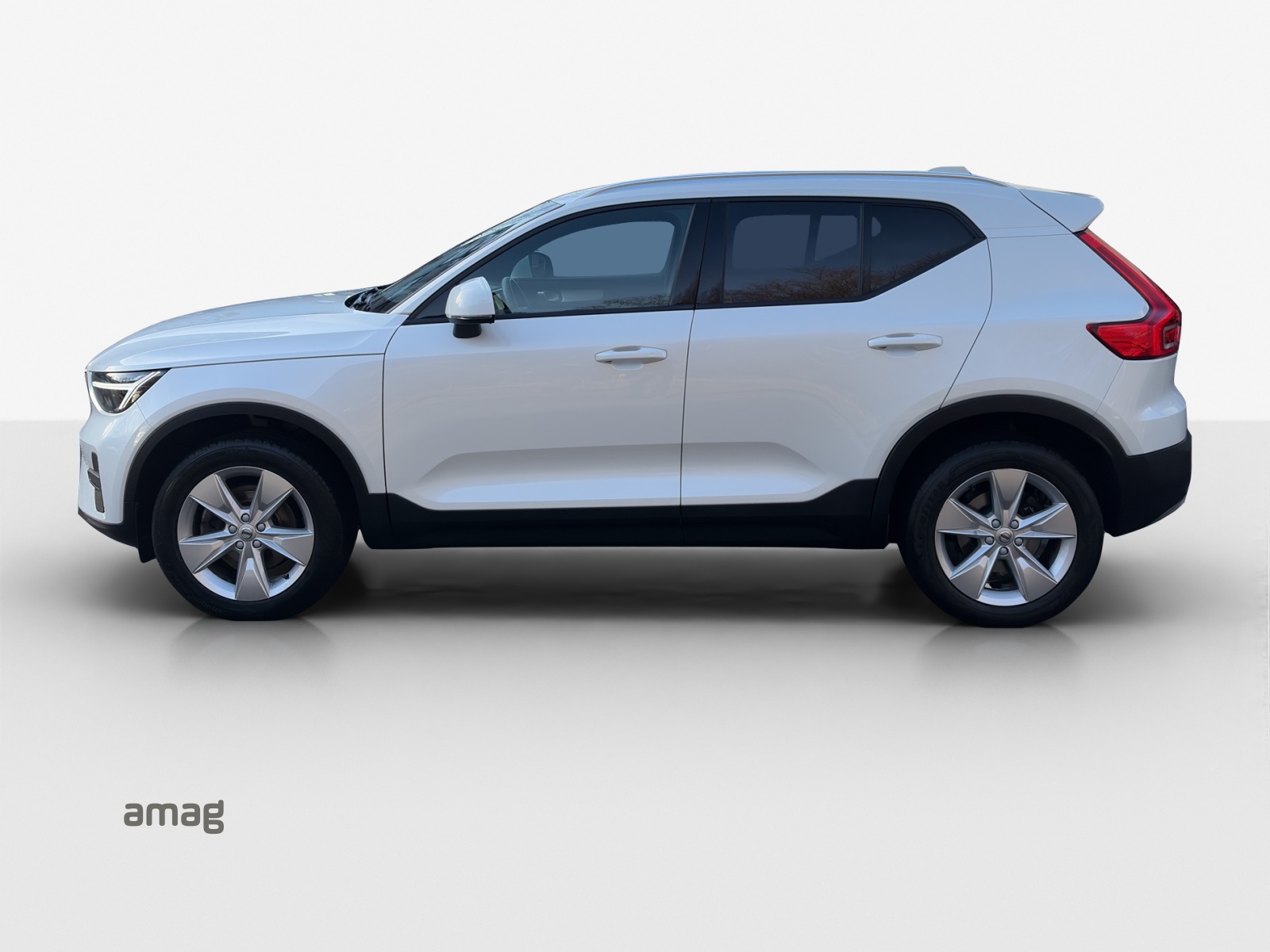 VOLVO XC40 B4 Benzin Mild Hybrid AWD Core DCT-image-1