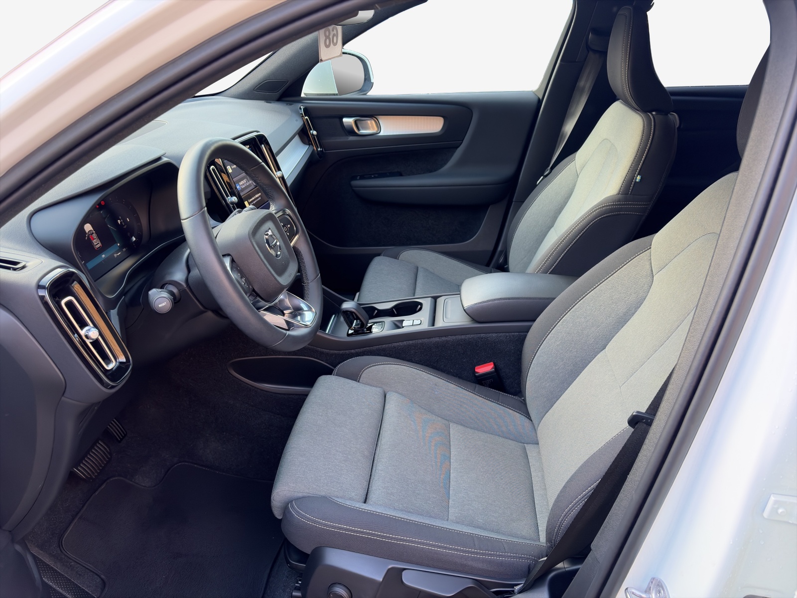 VOLVO XC40 B4 Benzin Mild Hybrid AWD Core DCT-image-7