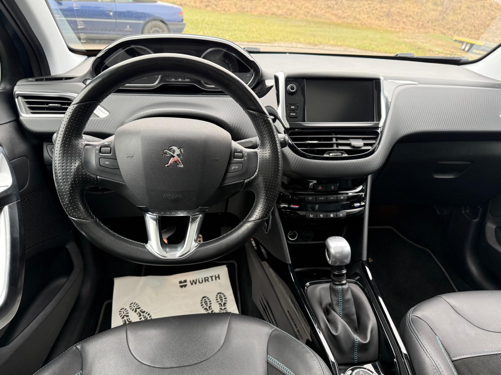 PEUGEOT 2008 1.2 PureTech 130 Crossway S/S-image-9