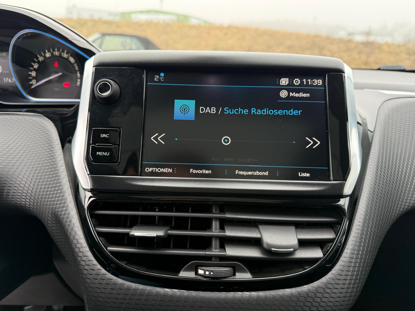 PEUGEOT 2008 1.2 PureTech 130 Crossway S/S-image-13