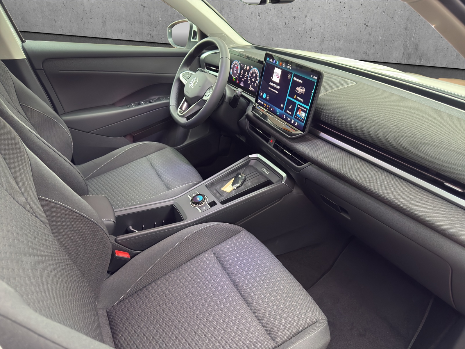 VW T-Roc 1.5 eTSI mHEV Life DSG-image-6