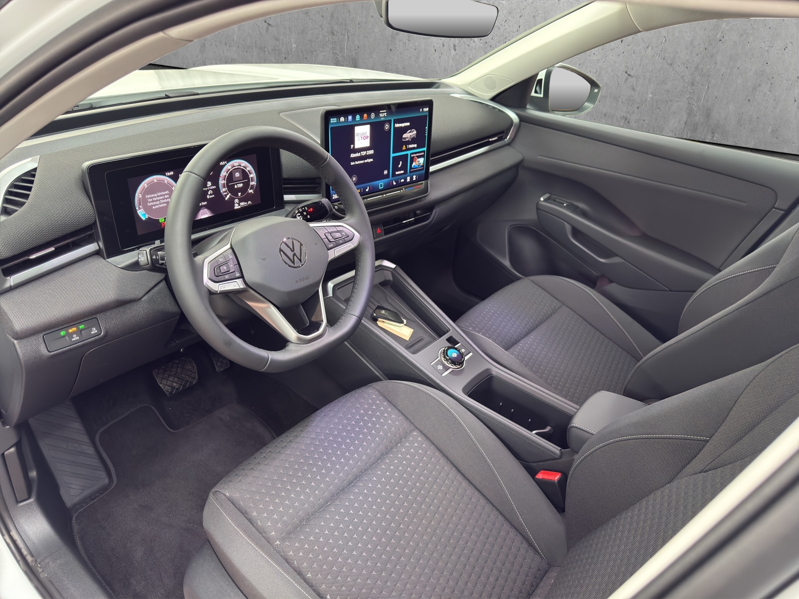 VW T-Roc 1.5 eTSI mHEV Life DSG-image-7