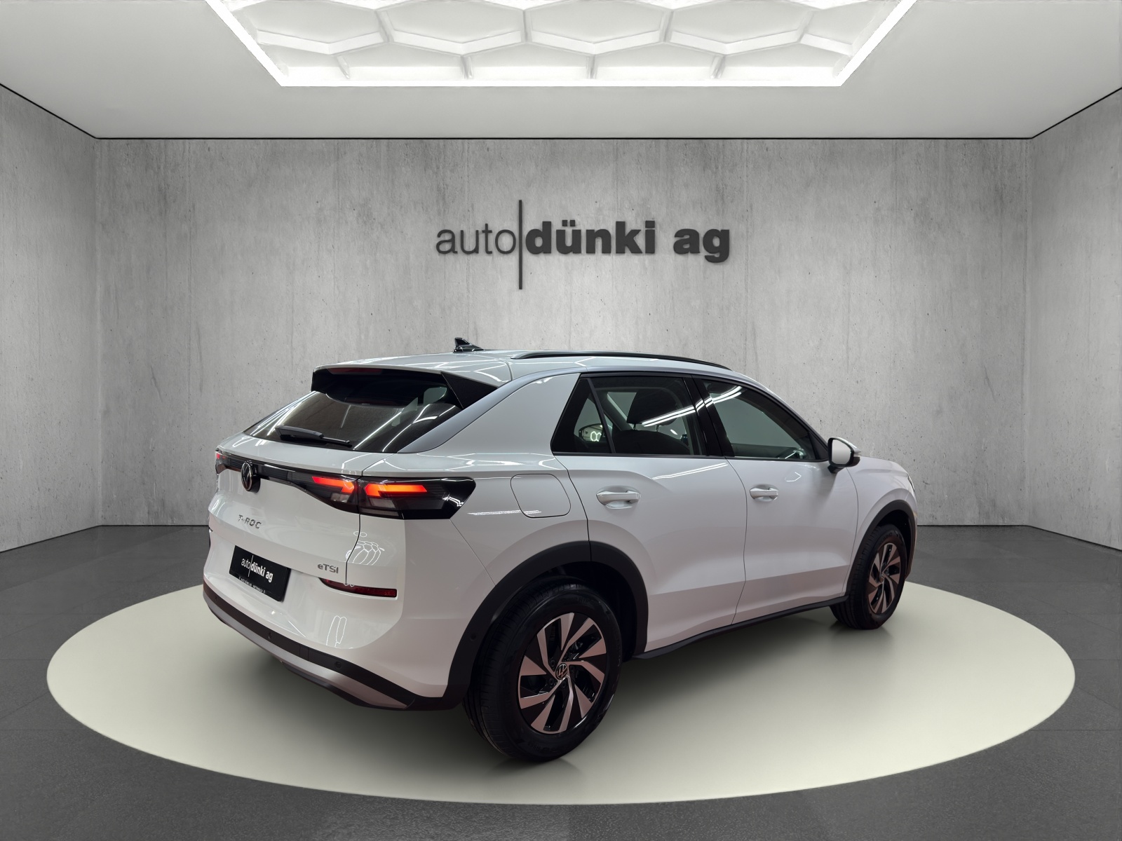 VW T-Roc 1.5 eTSI mHEV Life DSG-image-3