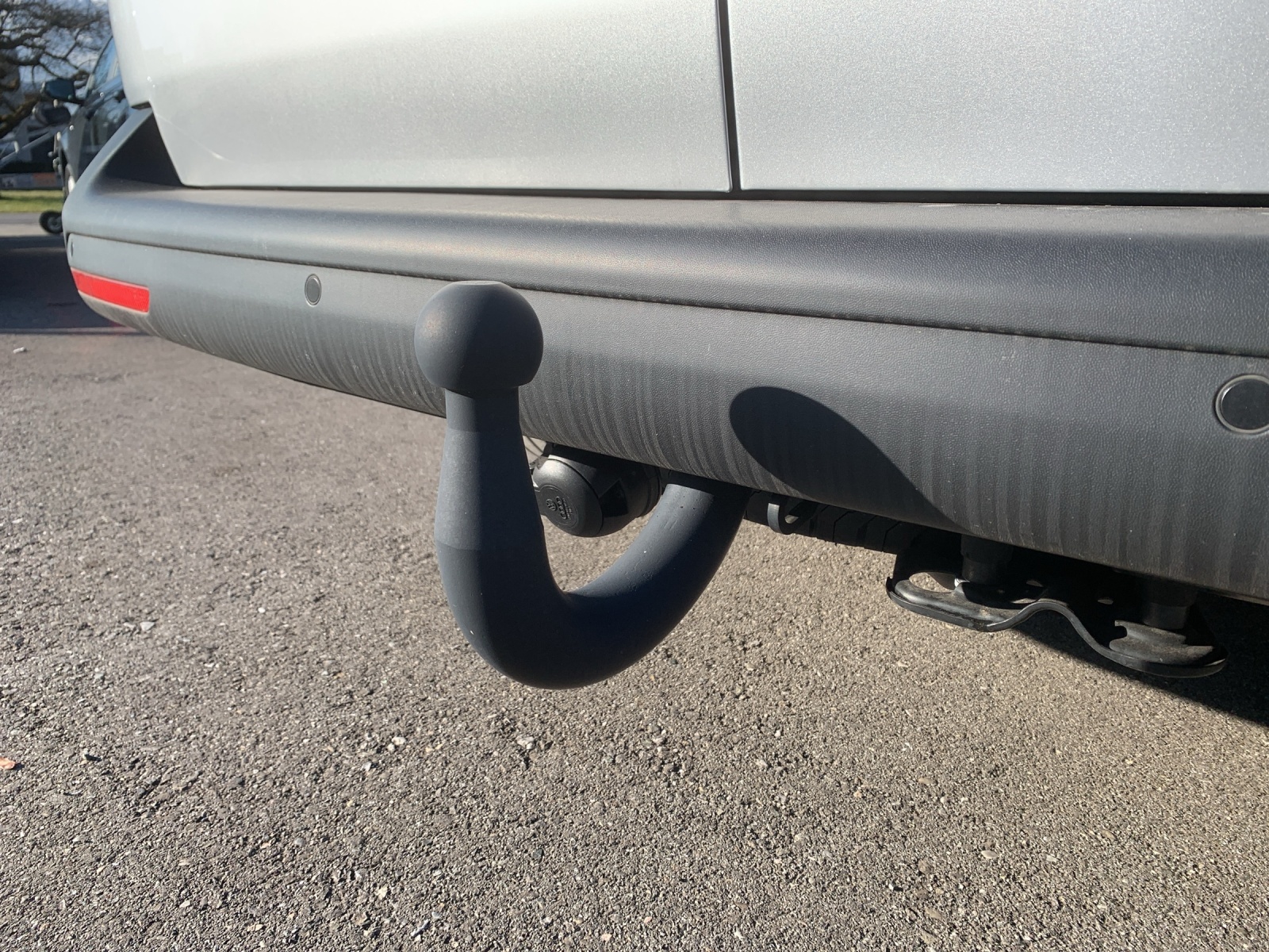 VW Transporter Kombi Langer Radstand 2.0 TDI 4Motion DSG-image-13