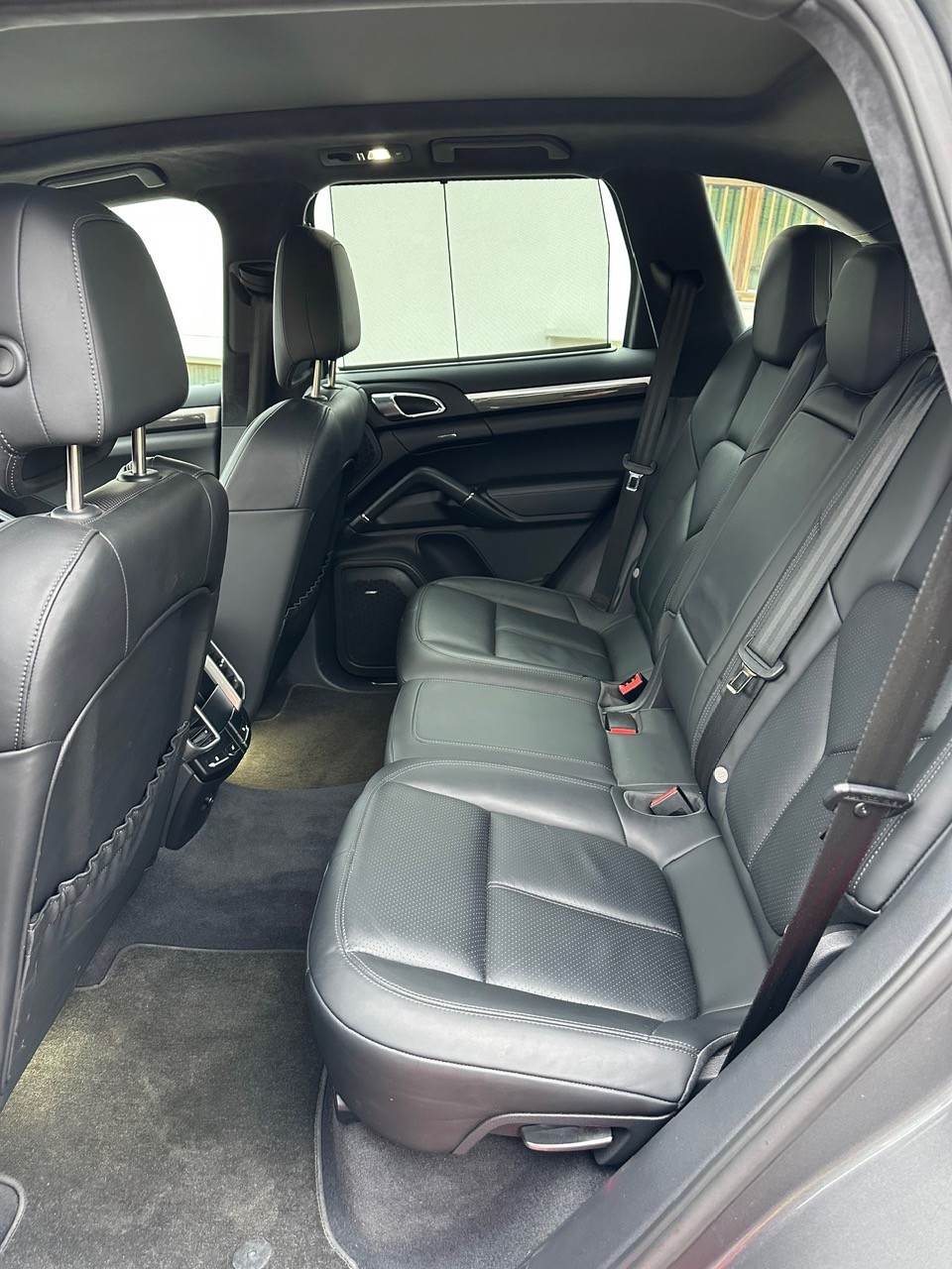 PORSCHE Cayenne Turbo-image-4