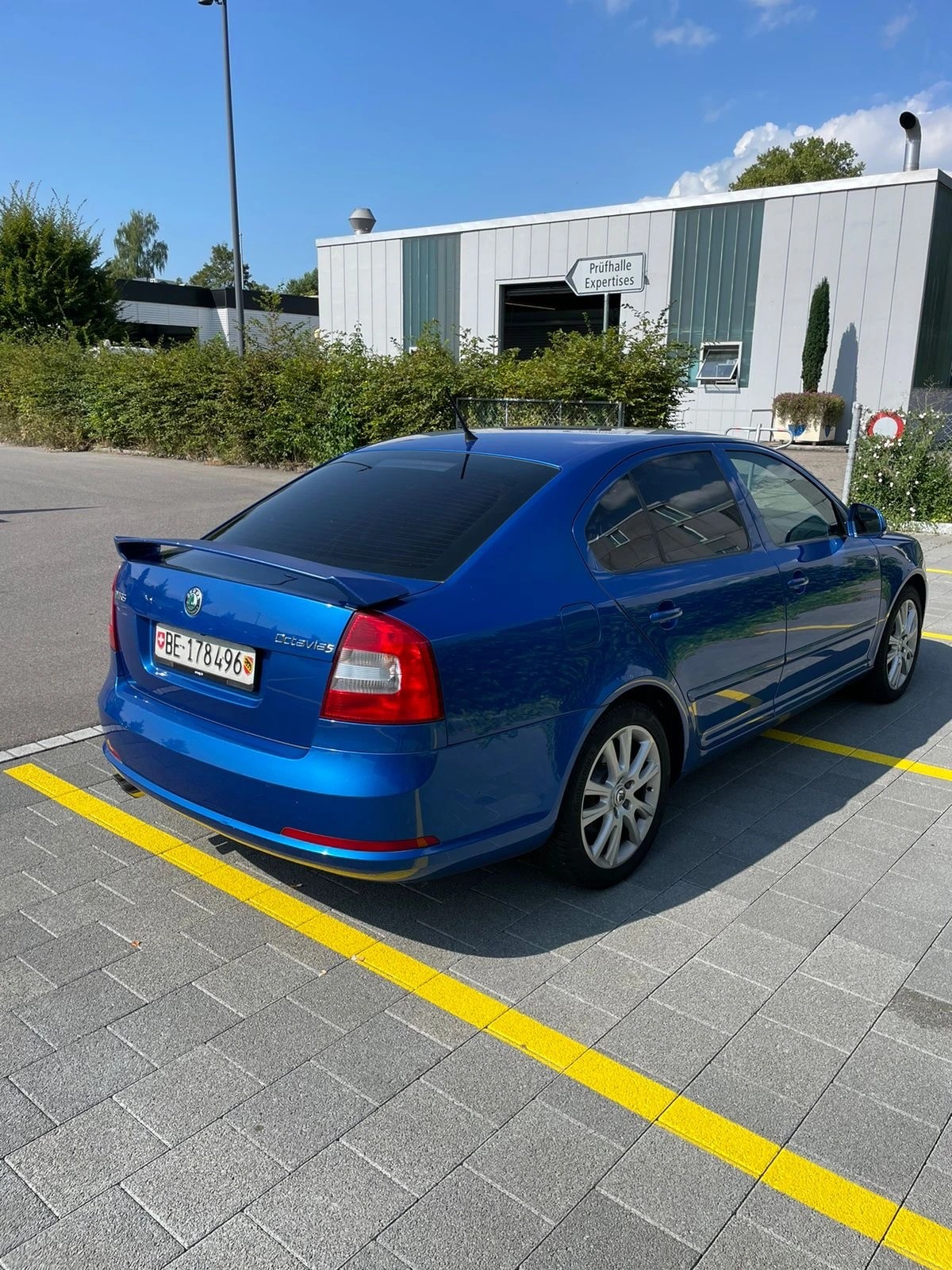 SKODA Octavia 2.0 TSI RS-image-2