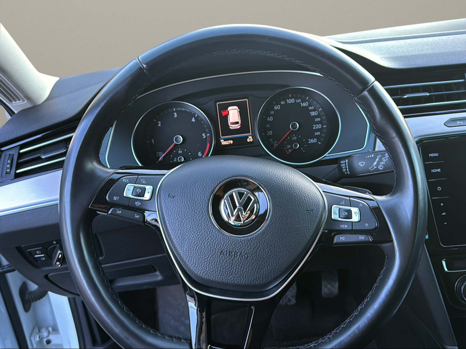 VW Passat Variant 2.0 TDI BMT Highline DSG-image-7