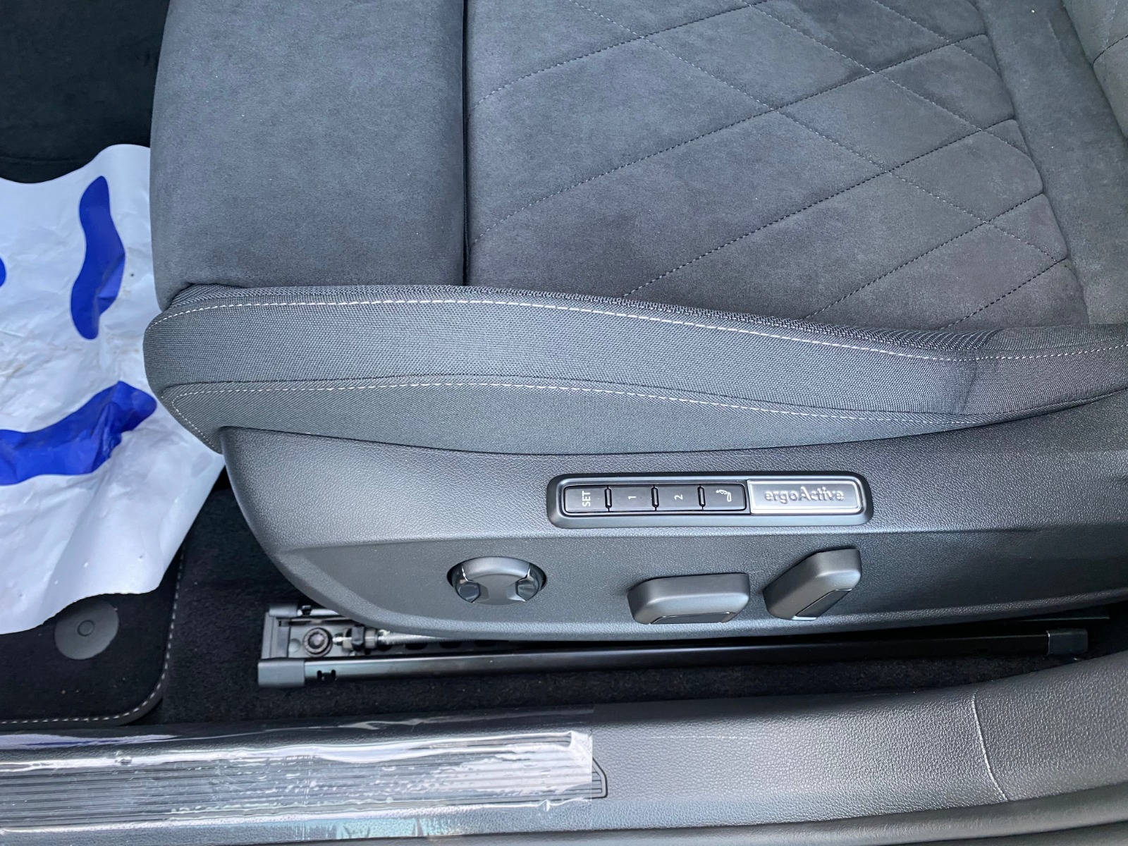 VW Golf 1.4 TSI PHEV Style-image-8