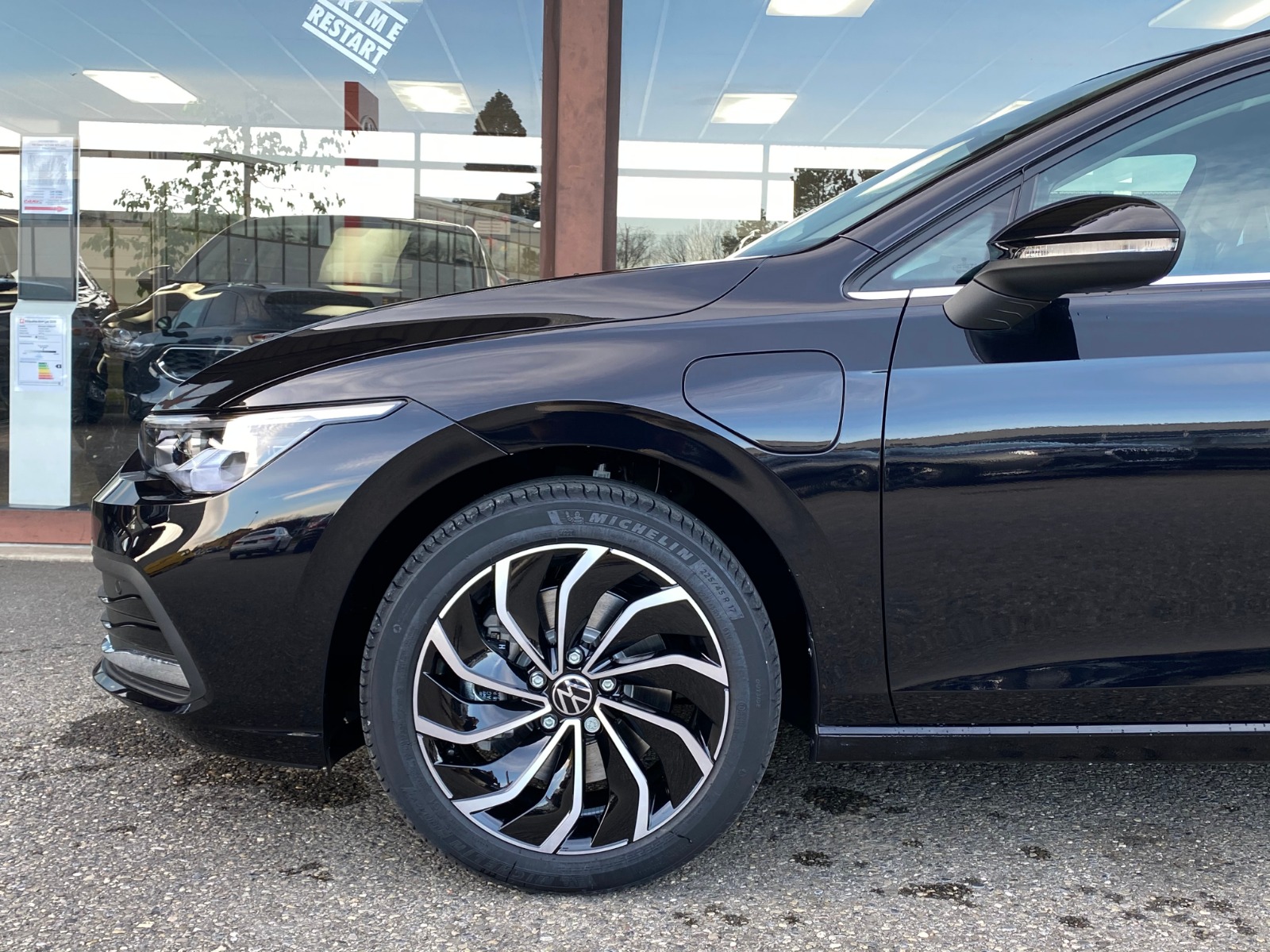 VW Golf 1.4 TSI PHEV Style-image-5