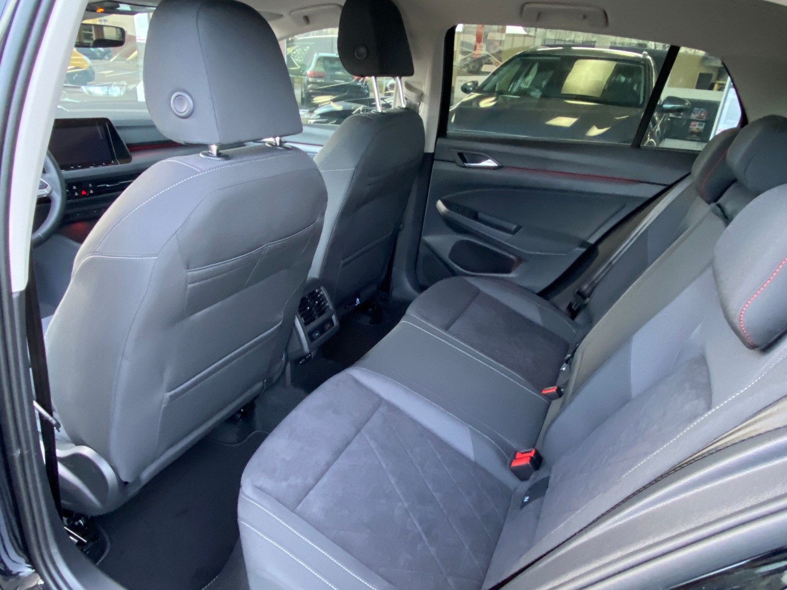 VW Golf 1.4 TSI PHEV Style-image-7