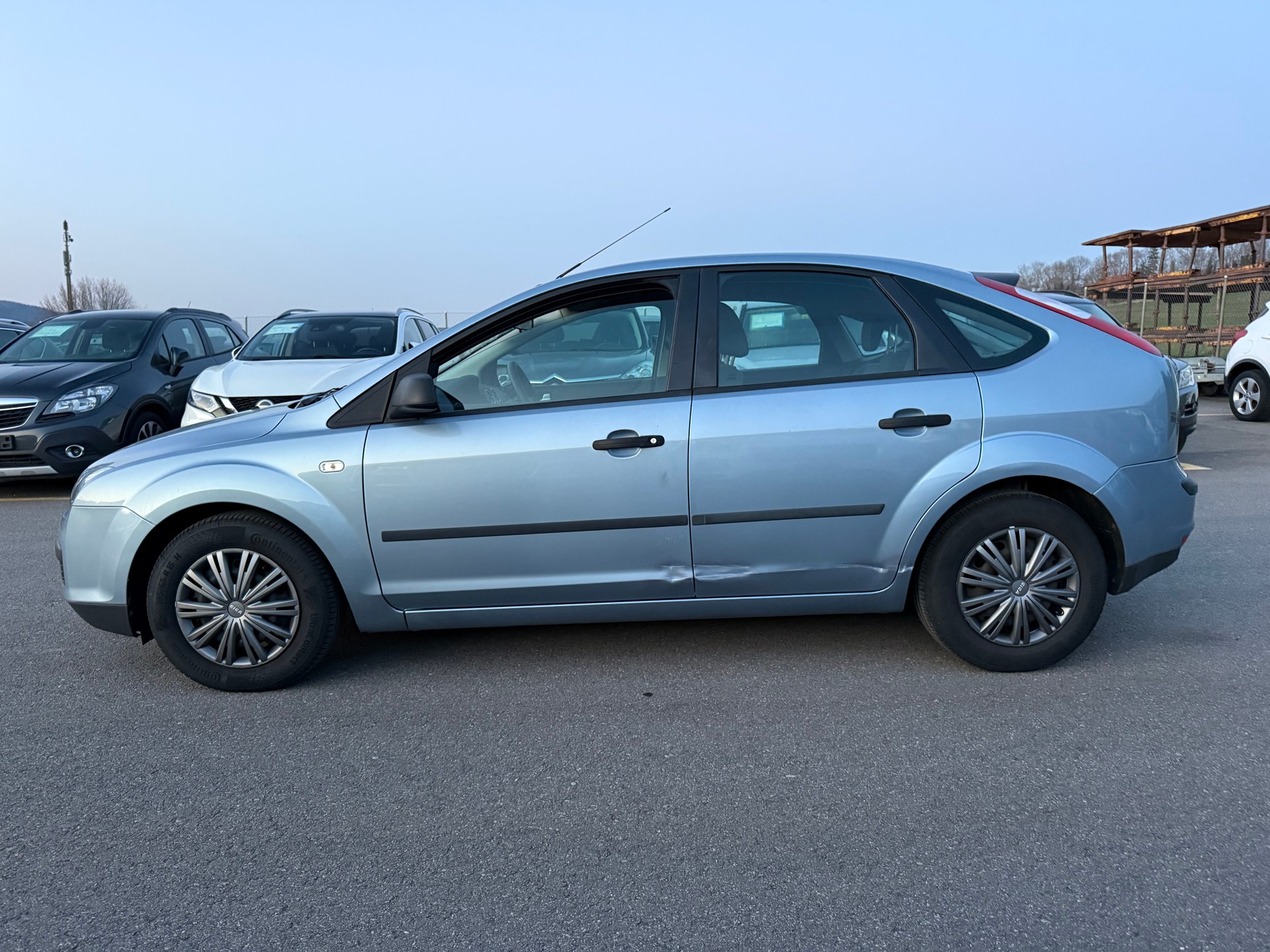 FORD Focus 1.6i Ghia Automatic-image-2