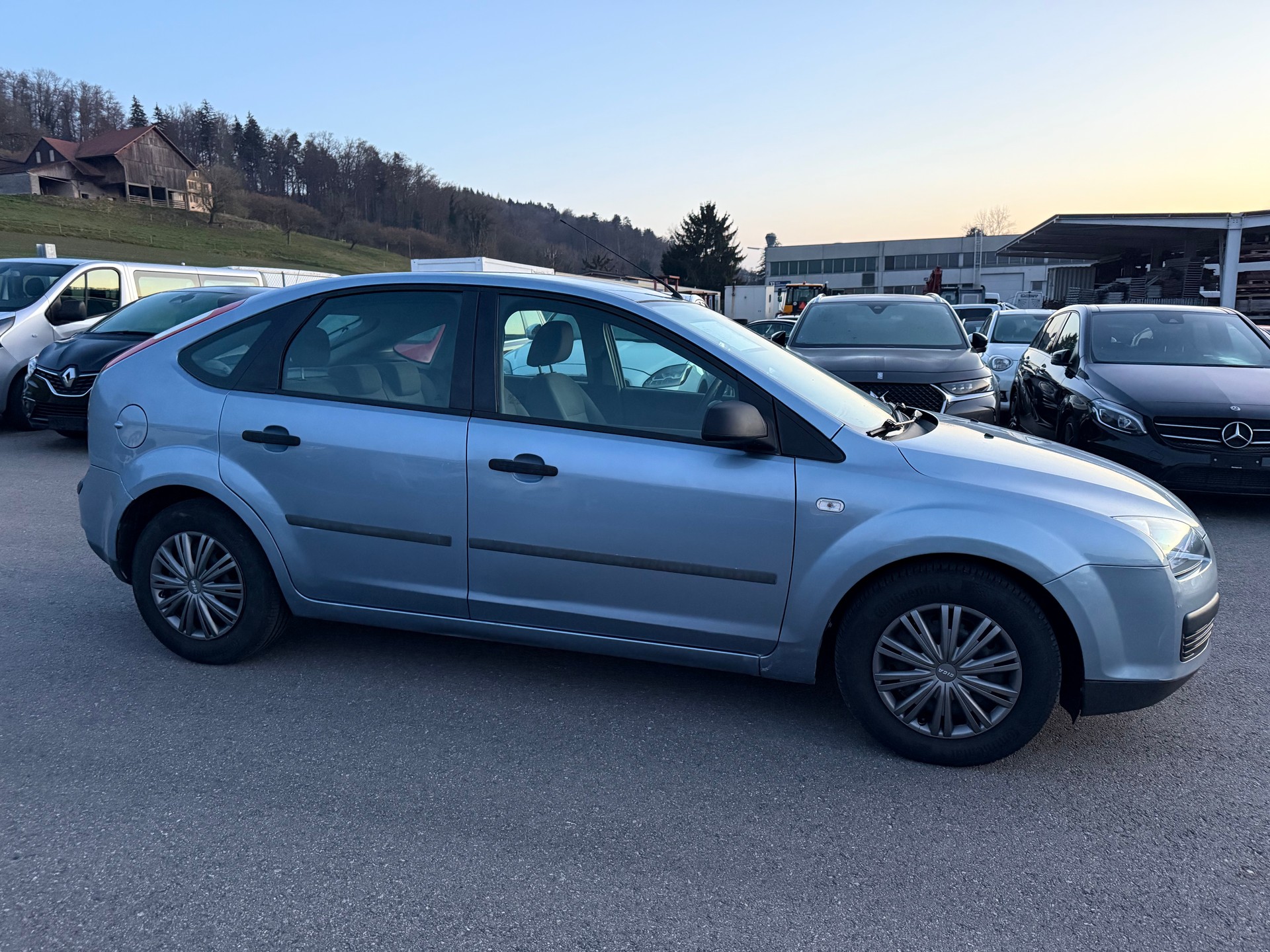 FORD Focus 1.6i Ghia Automatic-image-8