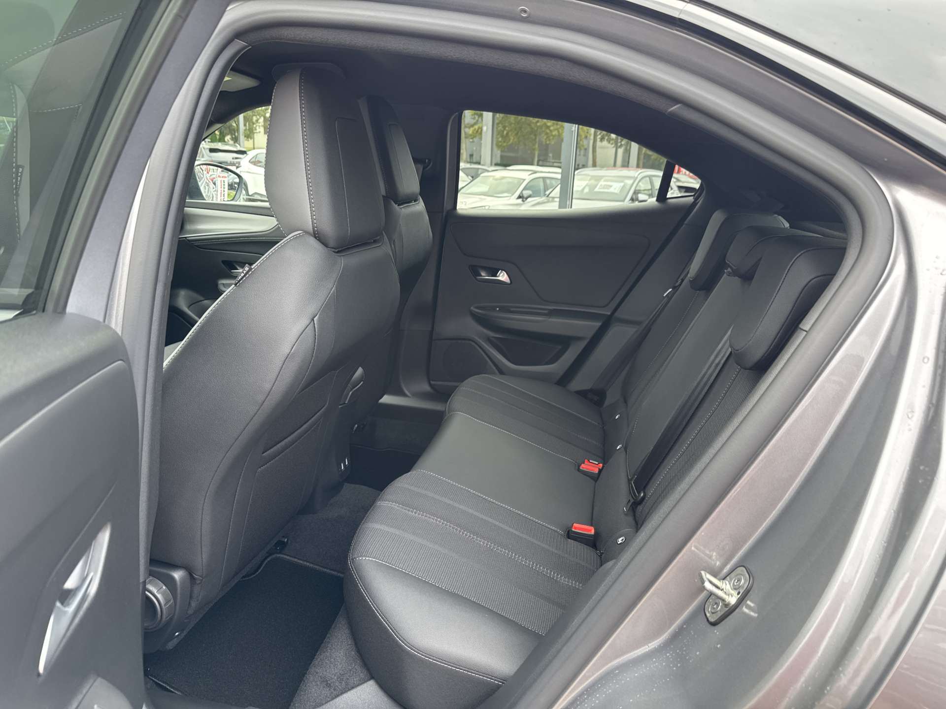 OPEL Mokka 1.2 Direct Injection Turbo GS Automat-image-5