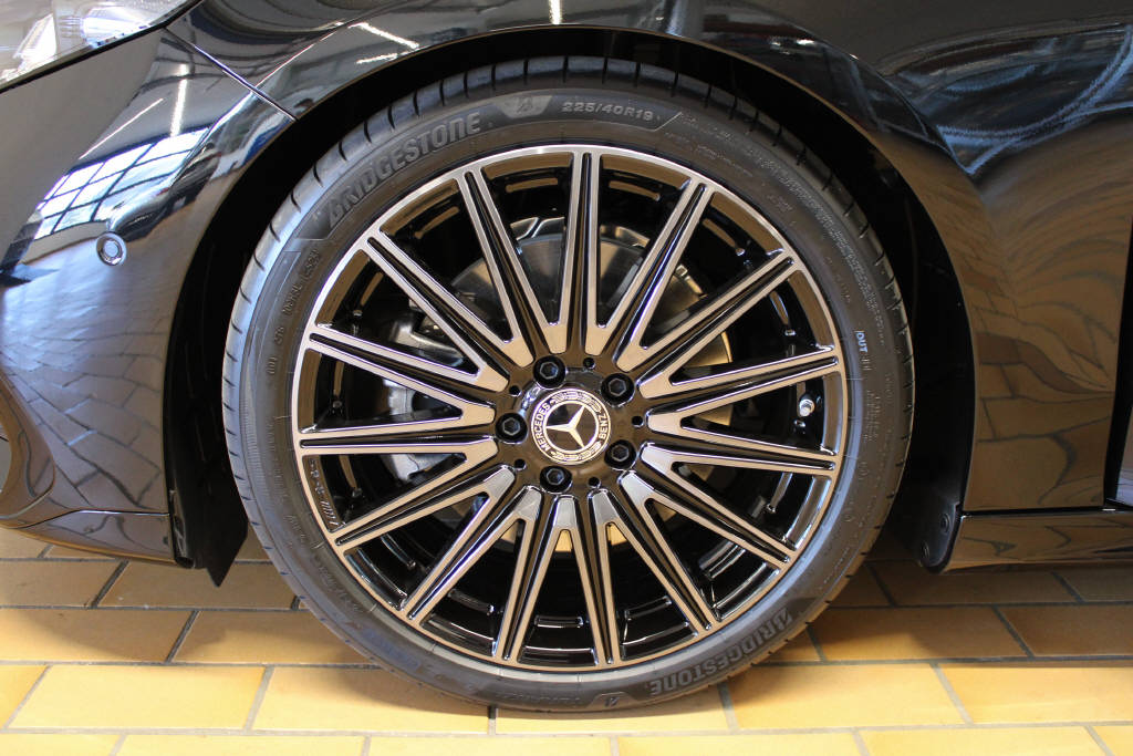 MERCEDES-BENZ CLA 220 4Matic AMG Line-image-14