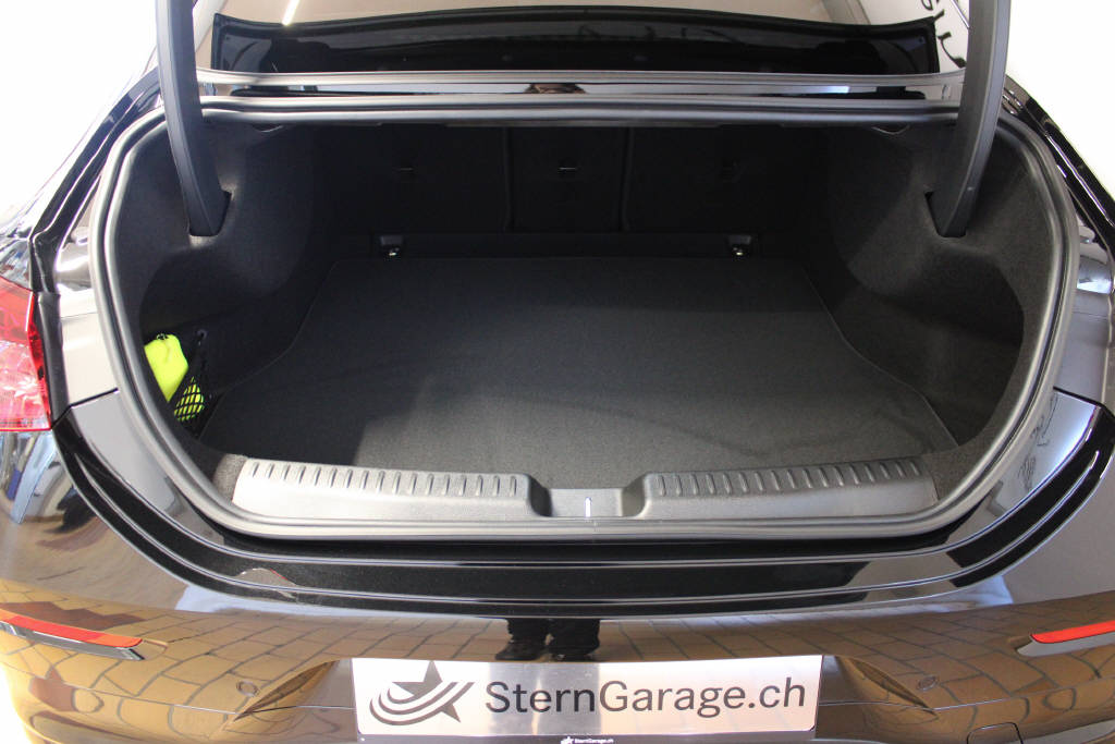 MERCEDES-BENZ CLA 220 4Matic AMG Line-image-3