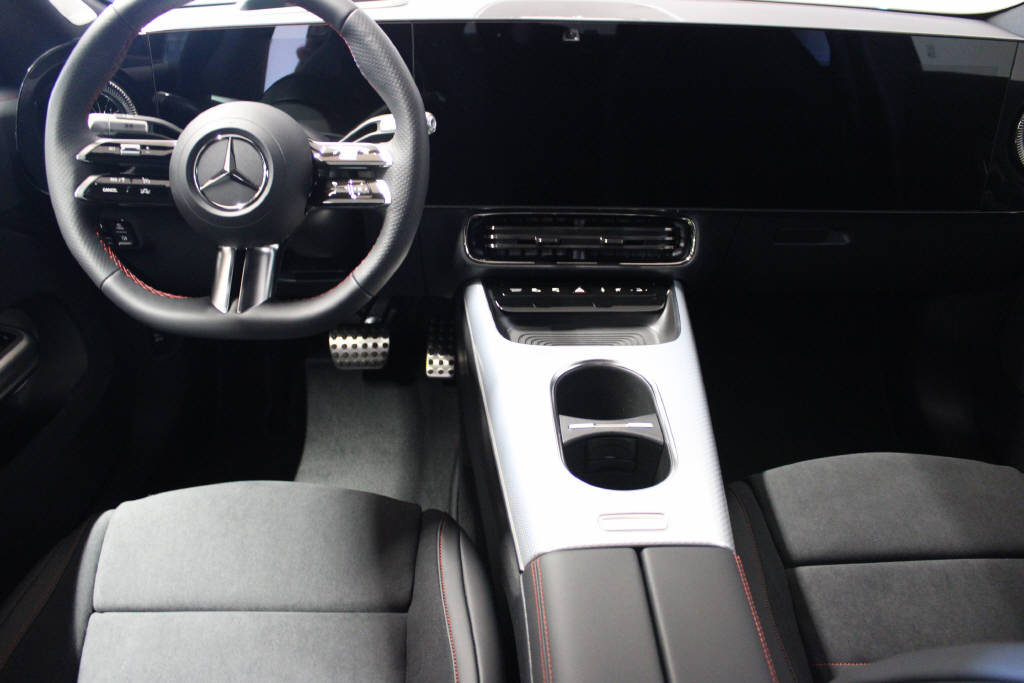MERCEDES-BENZ CLA 220 4Matic AMG Line-image-6