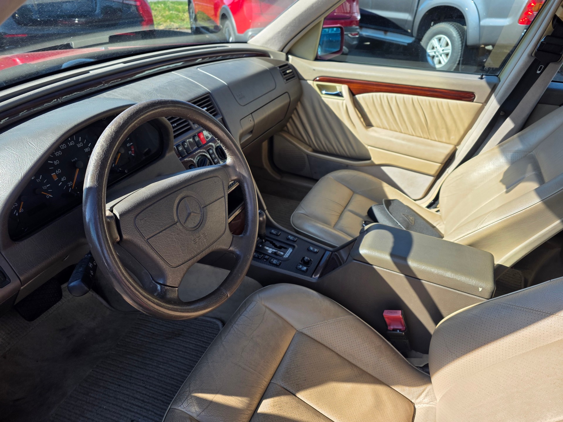MERCEDES-BENZ C 180 Elégance-image-1