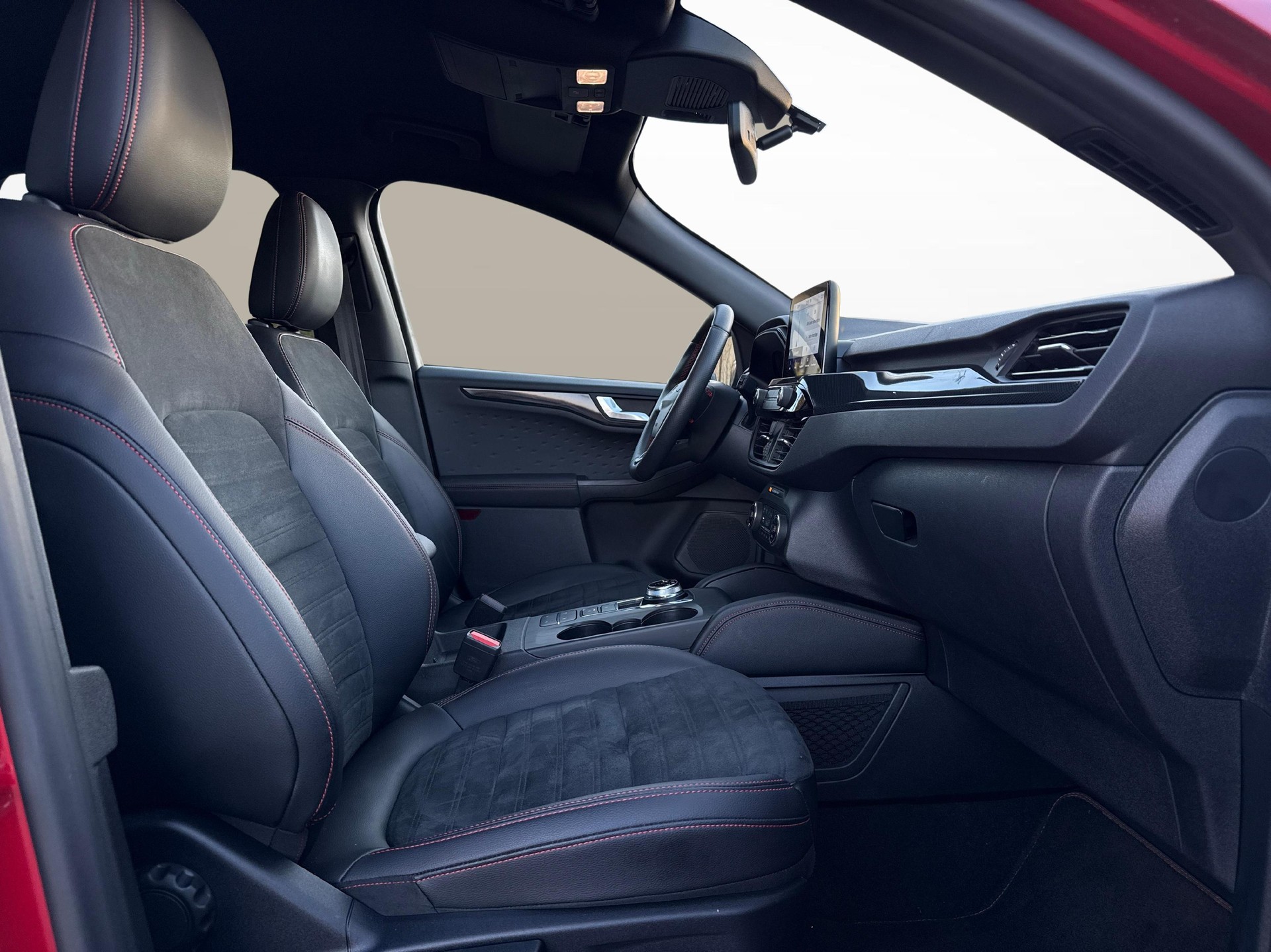 FORD Kuga 2.5 Plug-in Hybrid ST-Line X-image-11
