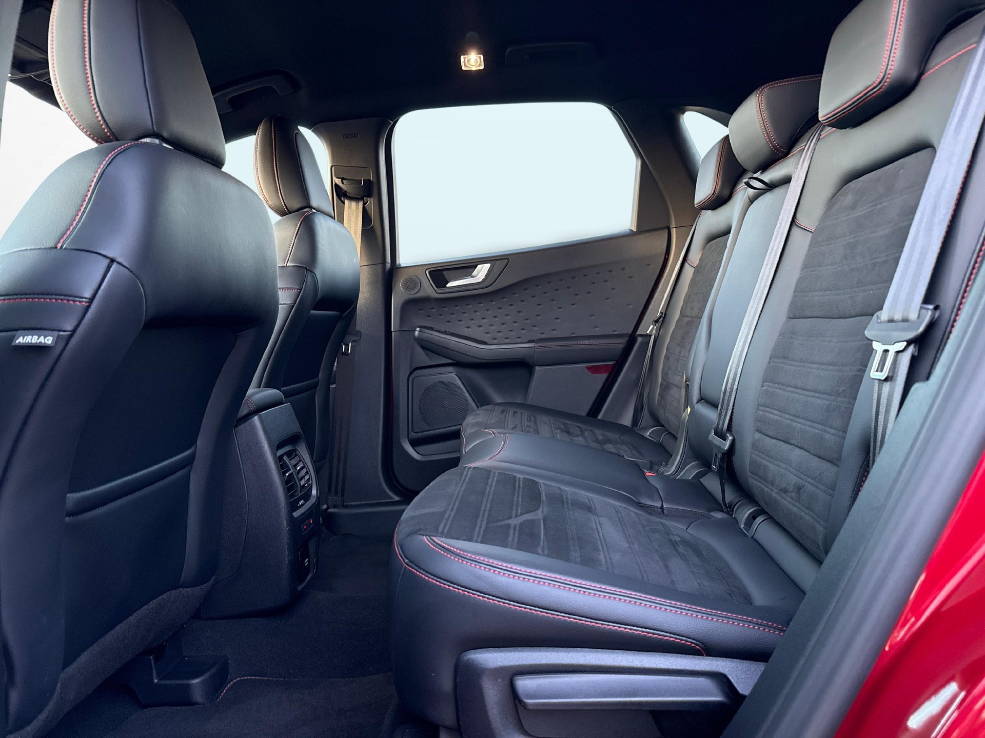 FORD Kuga 2.5 Plug-in Hybrid ST-Line X-image-19