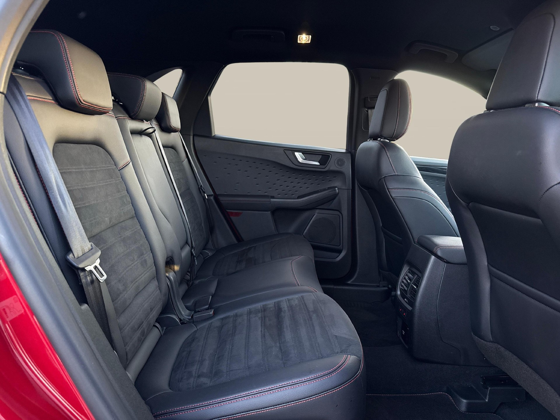 FORD Kuga 2.5 Plug-in Hybrid ST-Line X-image-17
