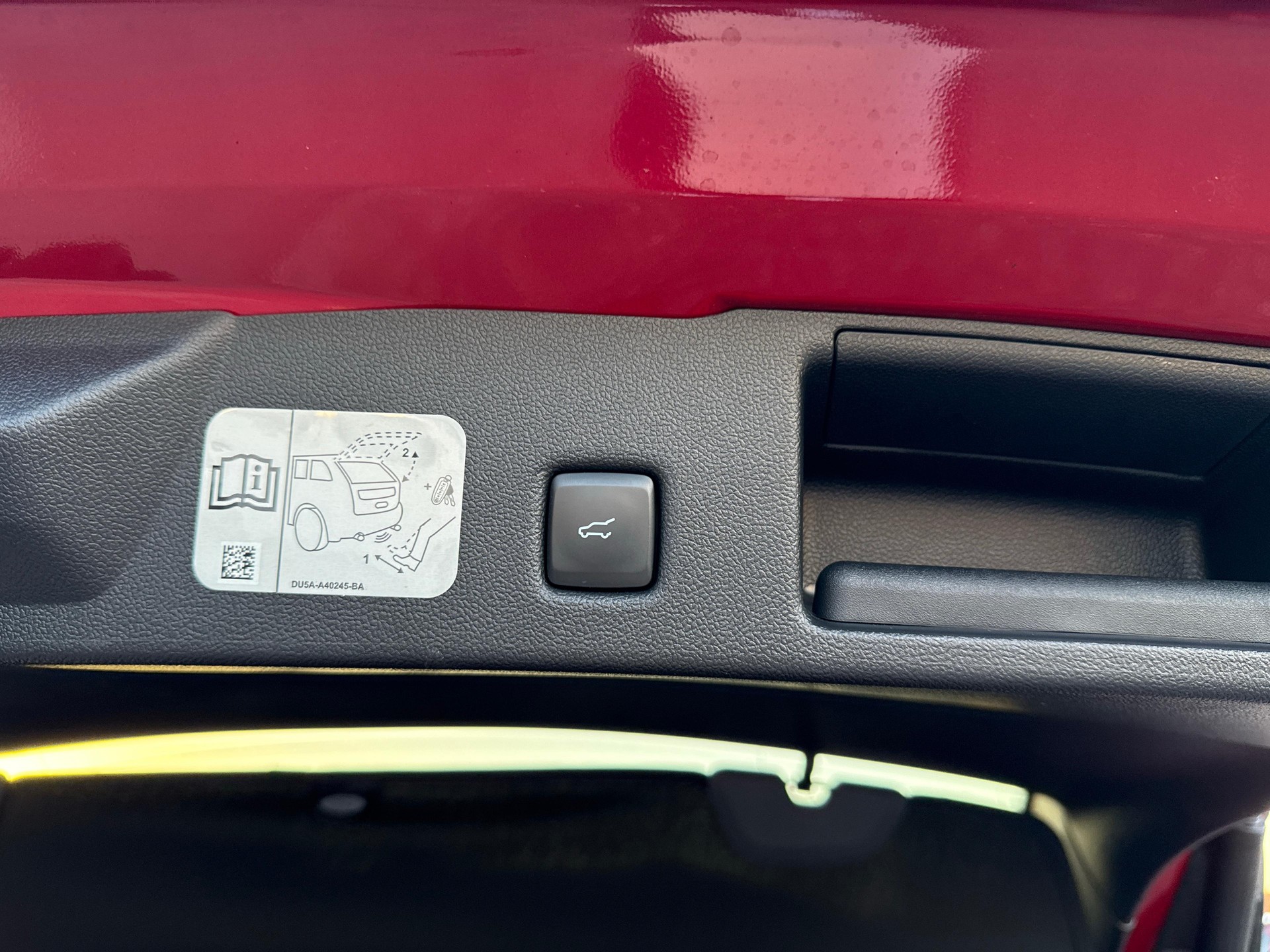 FORD Kuga 2.5 Plug-in Hybrid ST-Line X-image-18