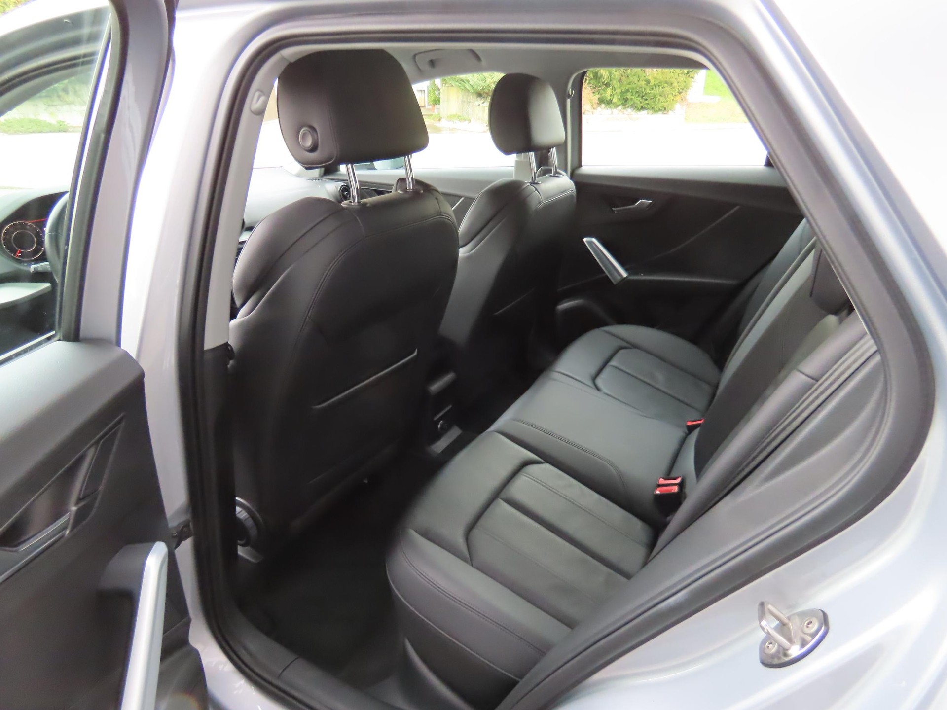 AUDI Q2 2.0 TFSI Design quattro S-Tronic-image-7