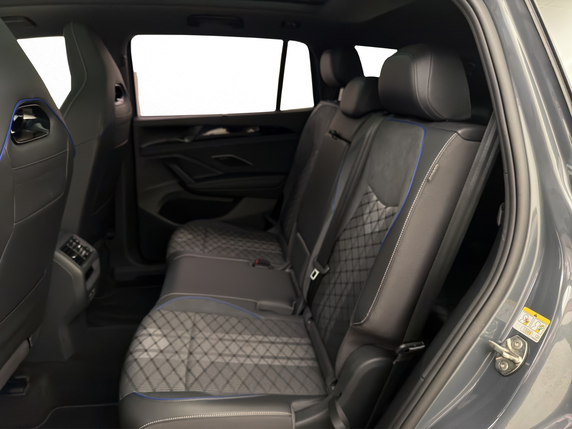 VW Tayron 2.0 TSI R-Line Black-Style DSG-image-8