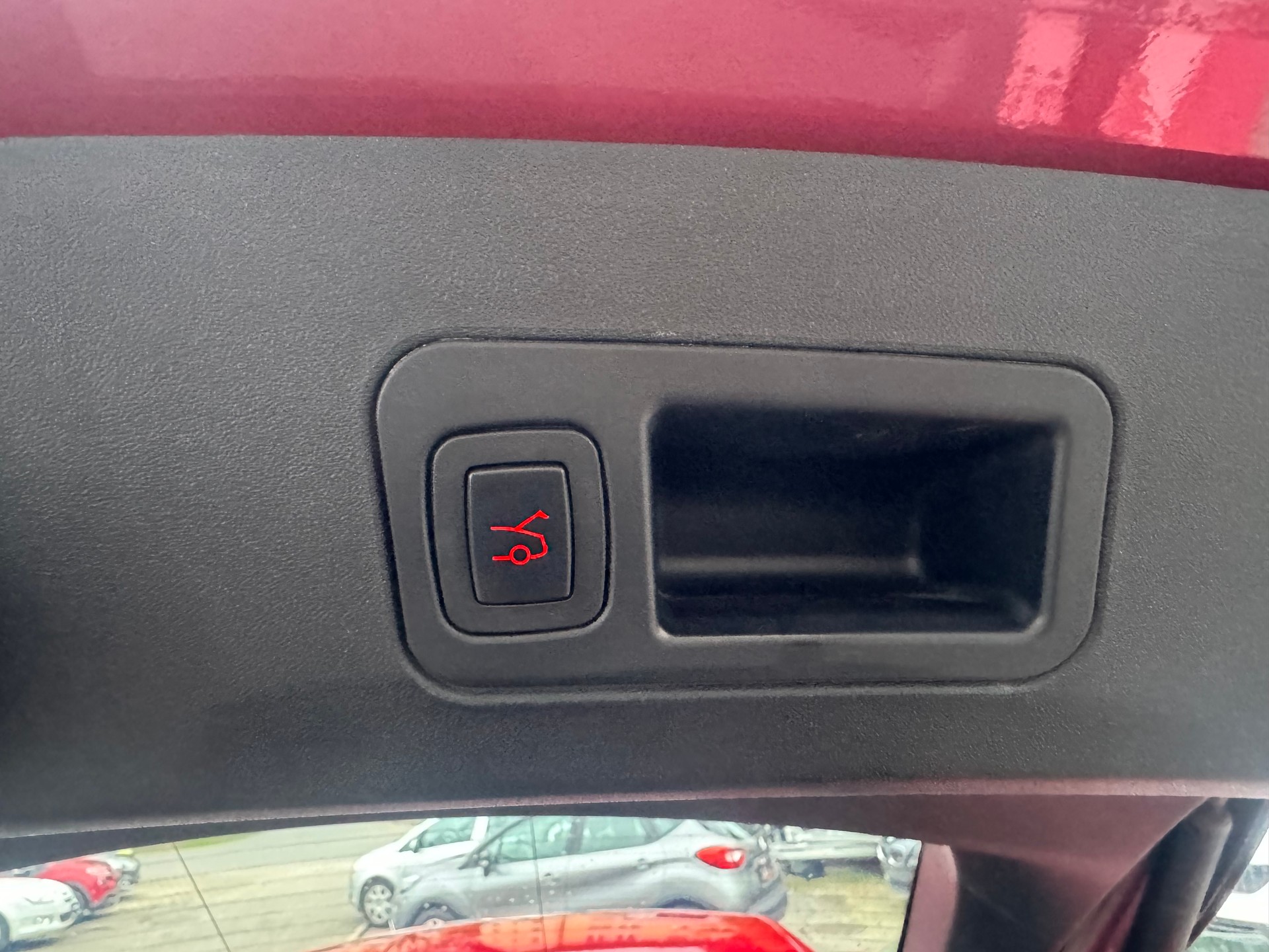 TESLA Model S 90 D-image-11