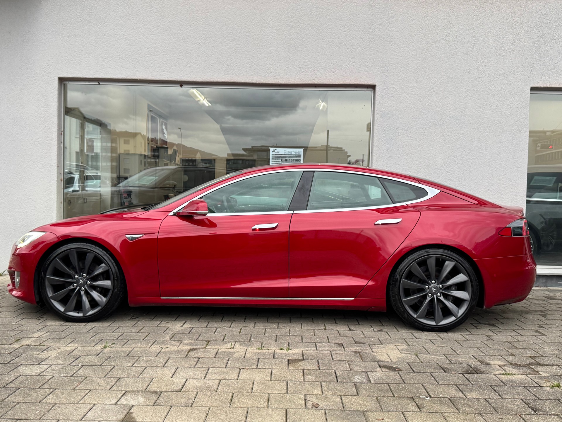 TESLA Model S 90 D-image-2