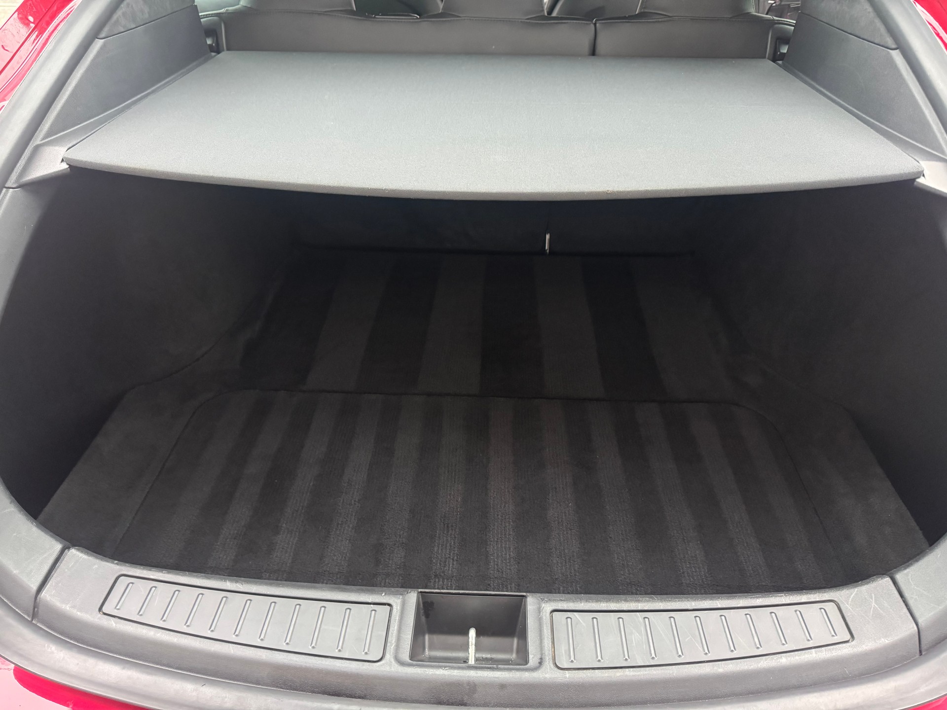 TESLA Model S 90 D-image-10