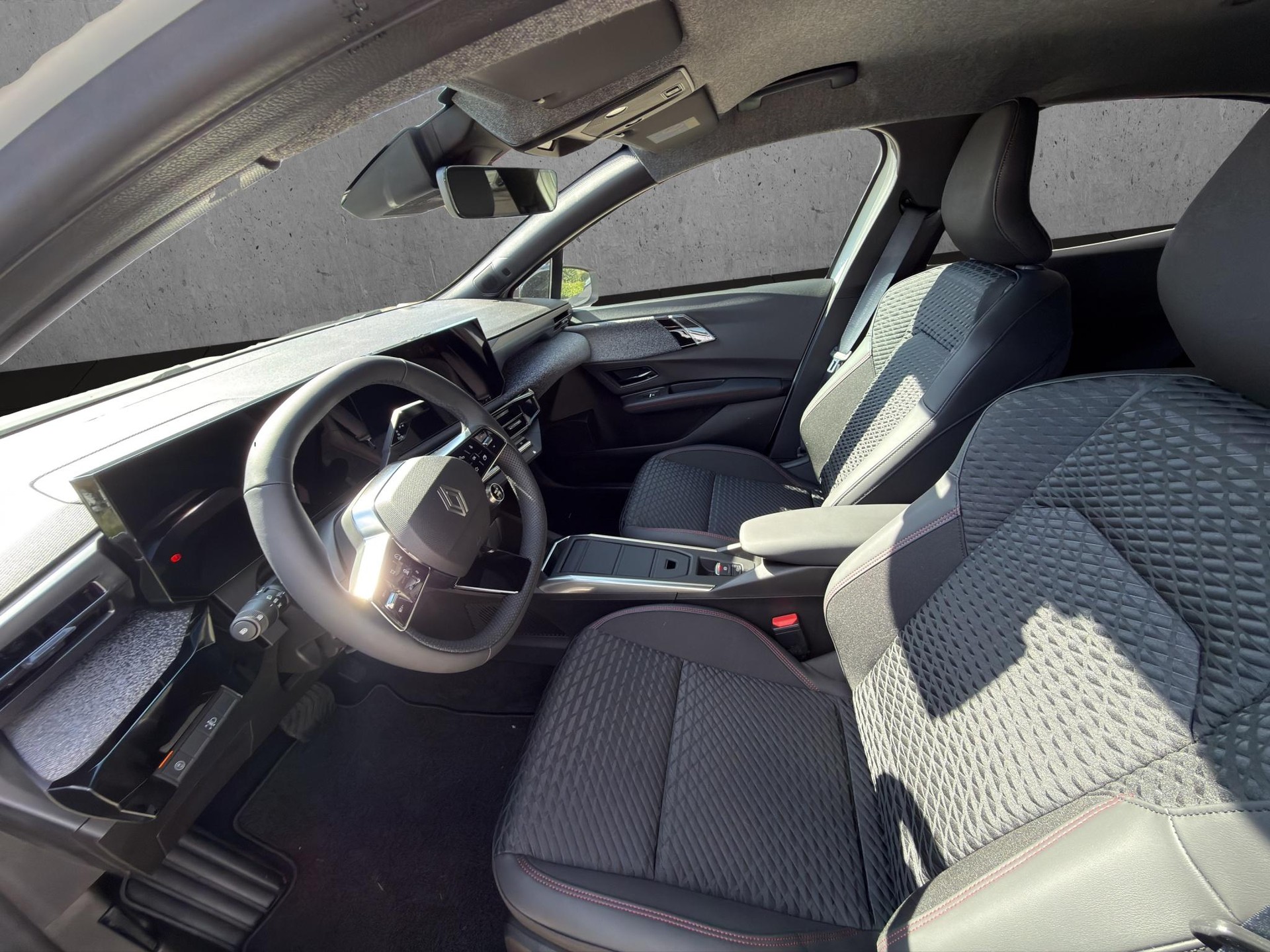 RENAULT Clio 1.8 E-Tech techno-image-9