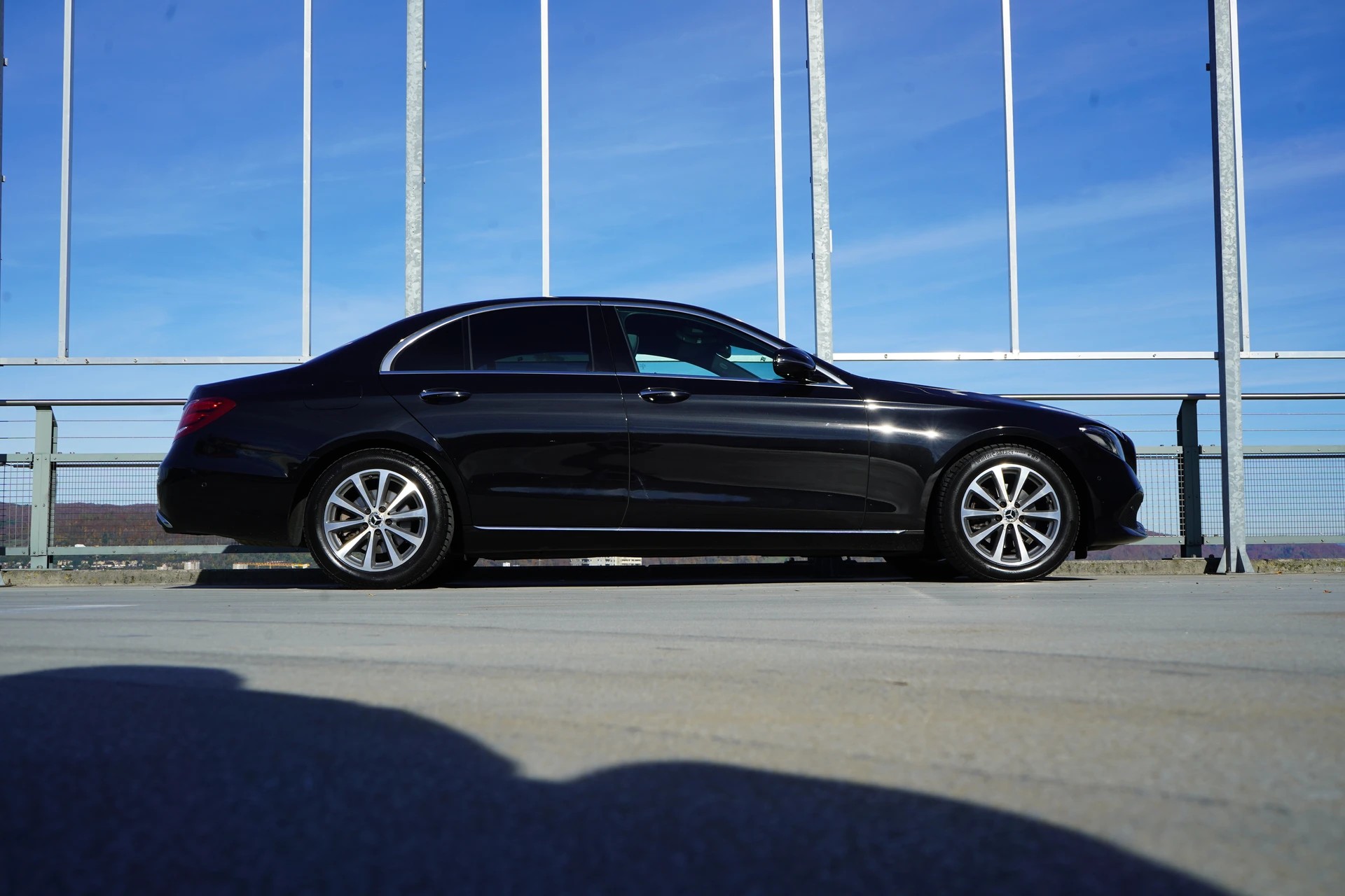 MERCEDES-BENZ E 200 AVANTGARDE 9G-TRONIC l 184 PS-image-2