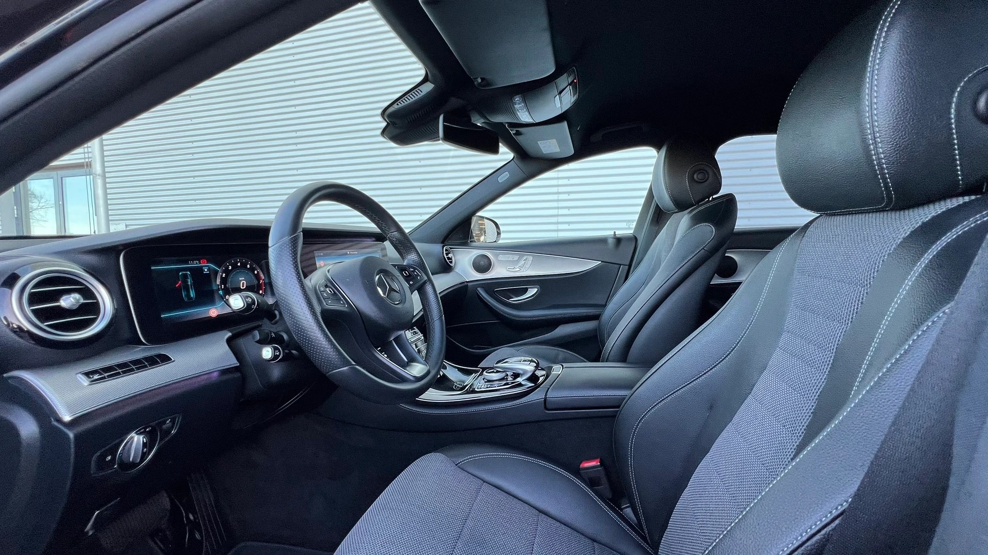 MERCEDES-BENZ E 200 AVANTGARDE 9G-TRONIC l 184 PS-image-22