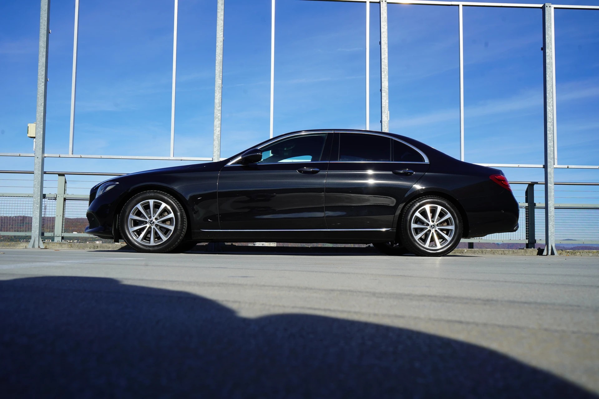 MERCEDES-BENZ E 200 AVANTGARDE 9G-TRONIC l 184 PS-image-3