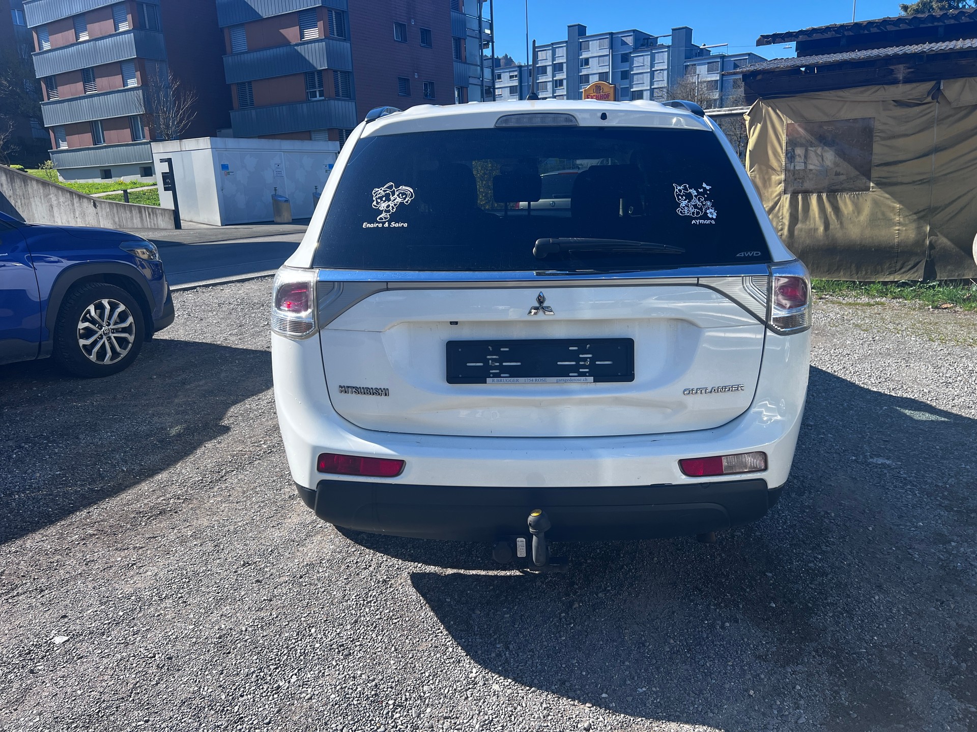 MITSUBISHI Outlander 2.2 DID Navigator Safety 4WD Automatic-image-3