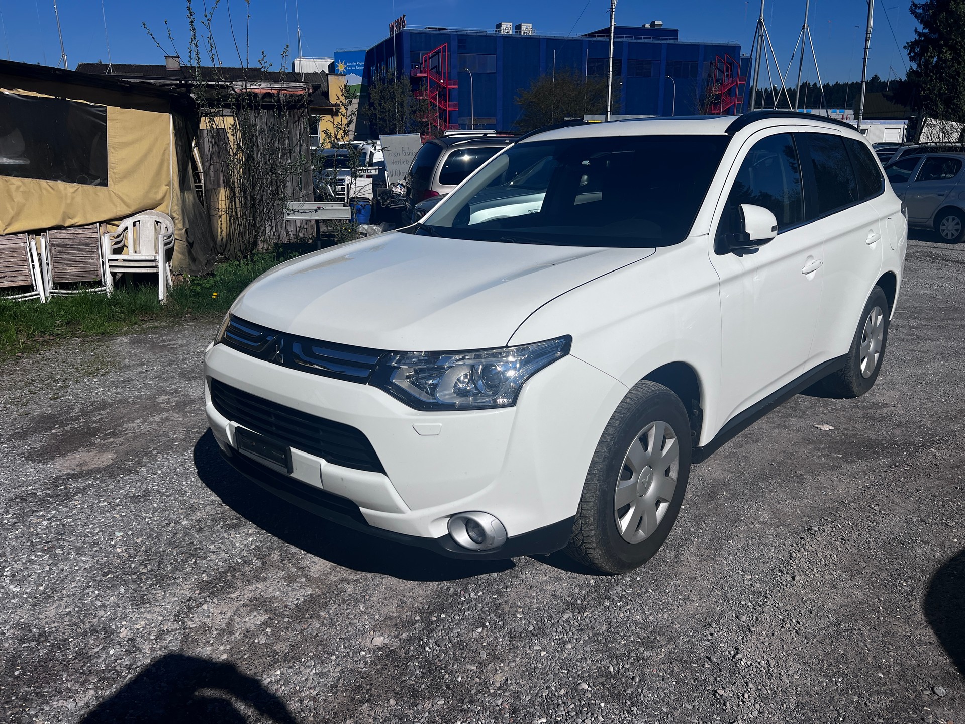 MITSUBISHI Outlander 2.2 DID Navigator Safety 4WD Automatic-image-2