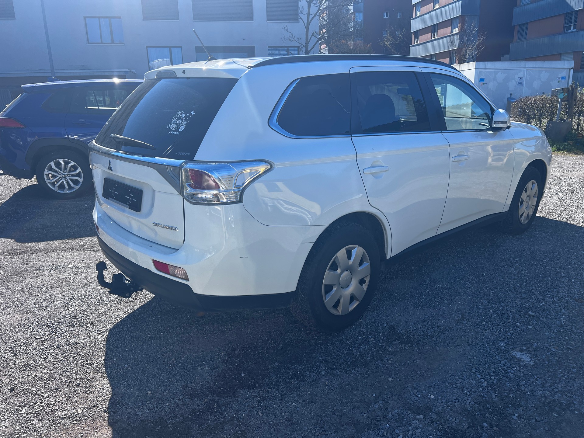 MITSUBISHI Outlander 2.2 DID Navigator Safety 4WD Automatic-image-5