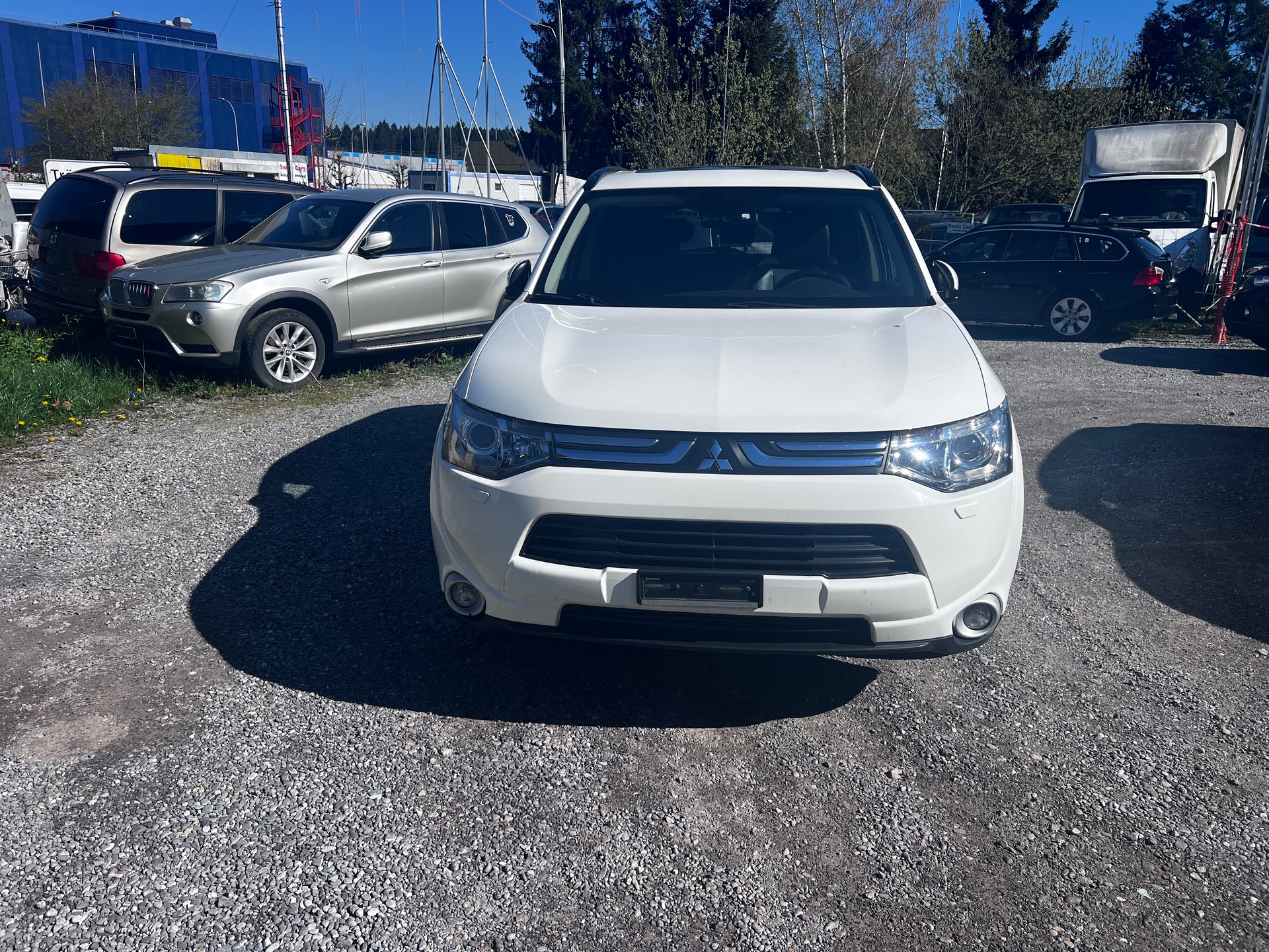 MITSUBISHI Outlander 2.2 DID Navigator Safety 4WD Automatic-image-0