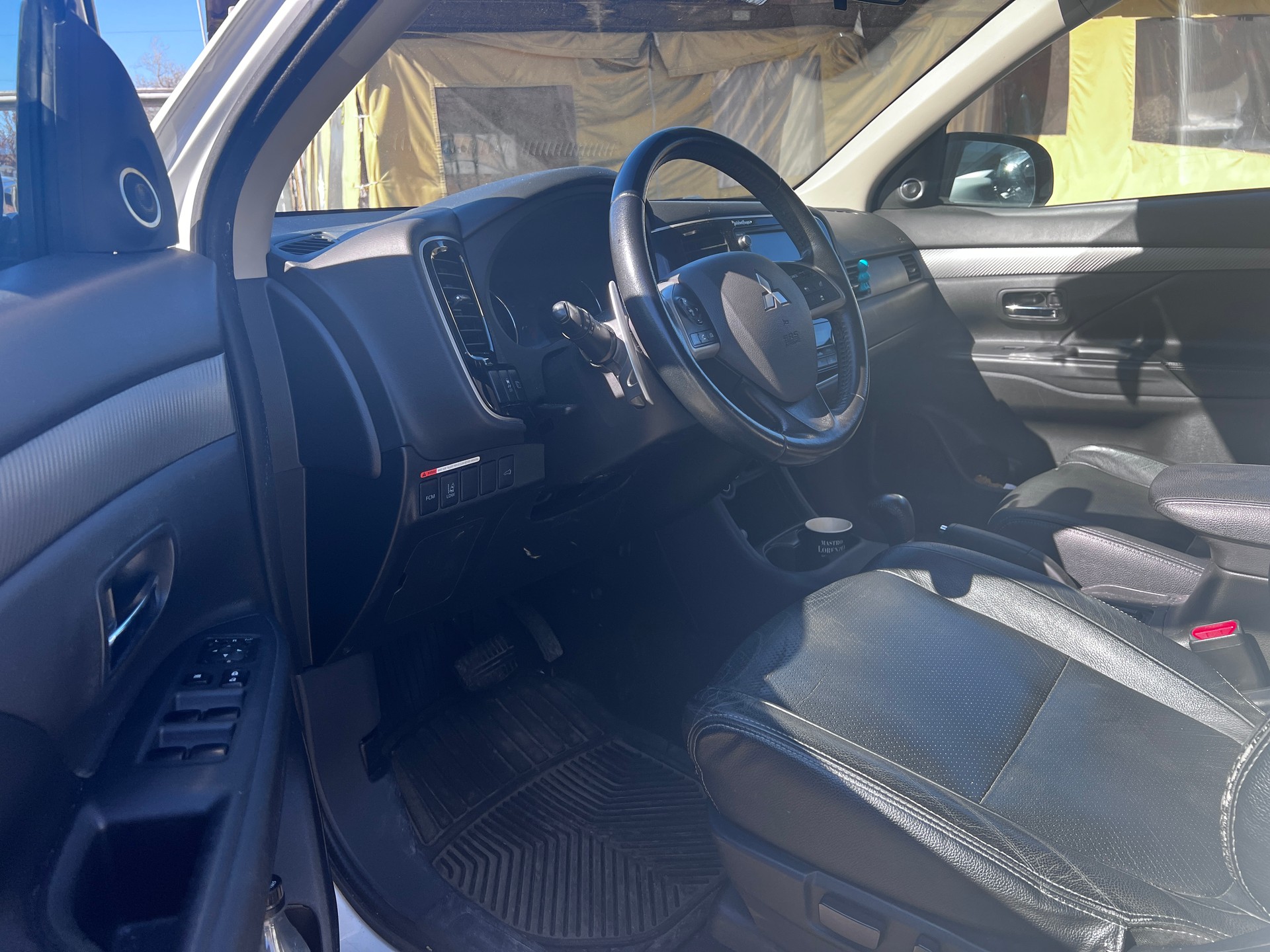 MITSUBISHI Outlander 2.2 DID Navigator Safety 4WD Automatic-image-7