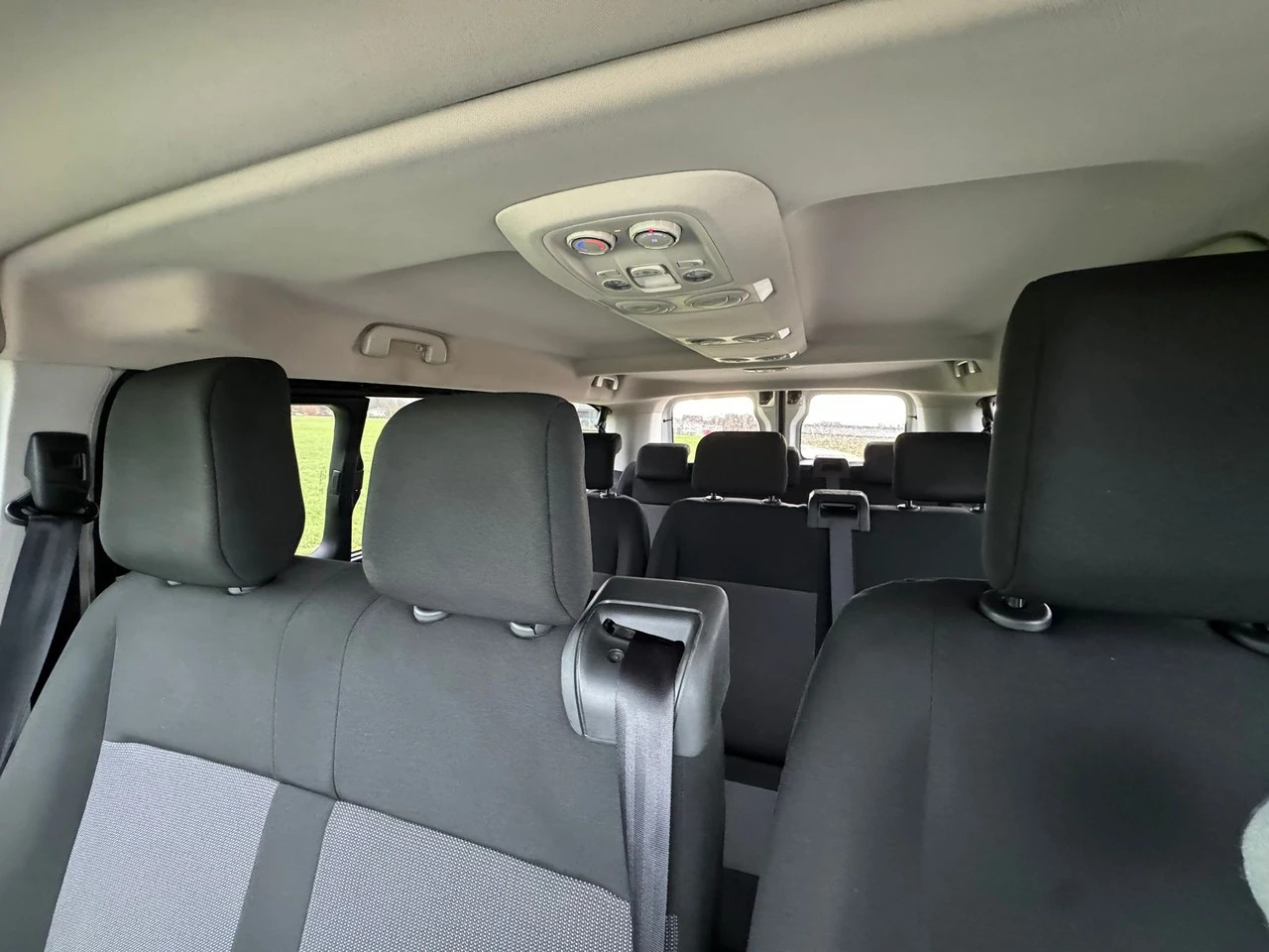 PEUGEOT Traveller 2.0 BlueHDi Active Standard 9 Sitzer-image-8