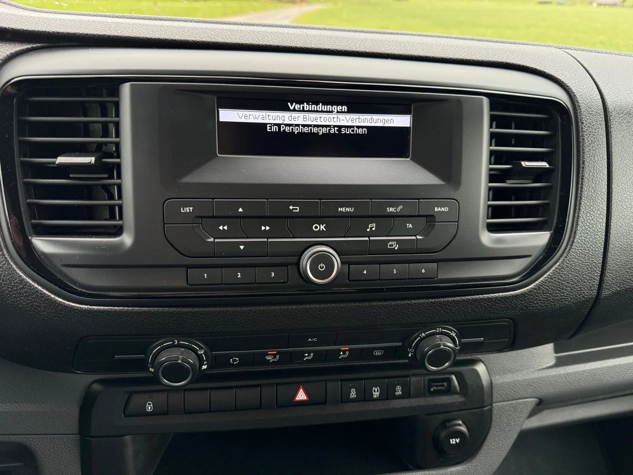 PEUGEOT Traveller 2.0 BlueHDi Active Standard 9 Sitzer-image-10
