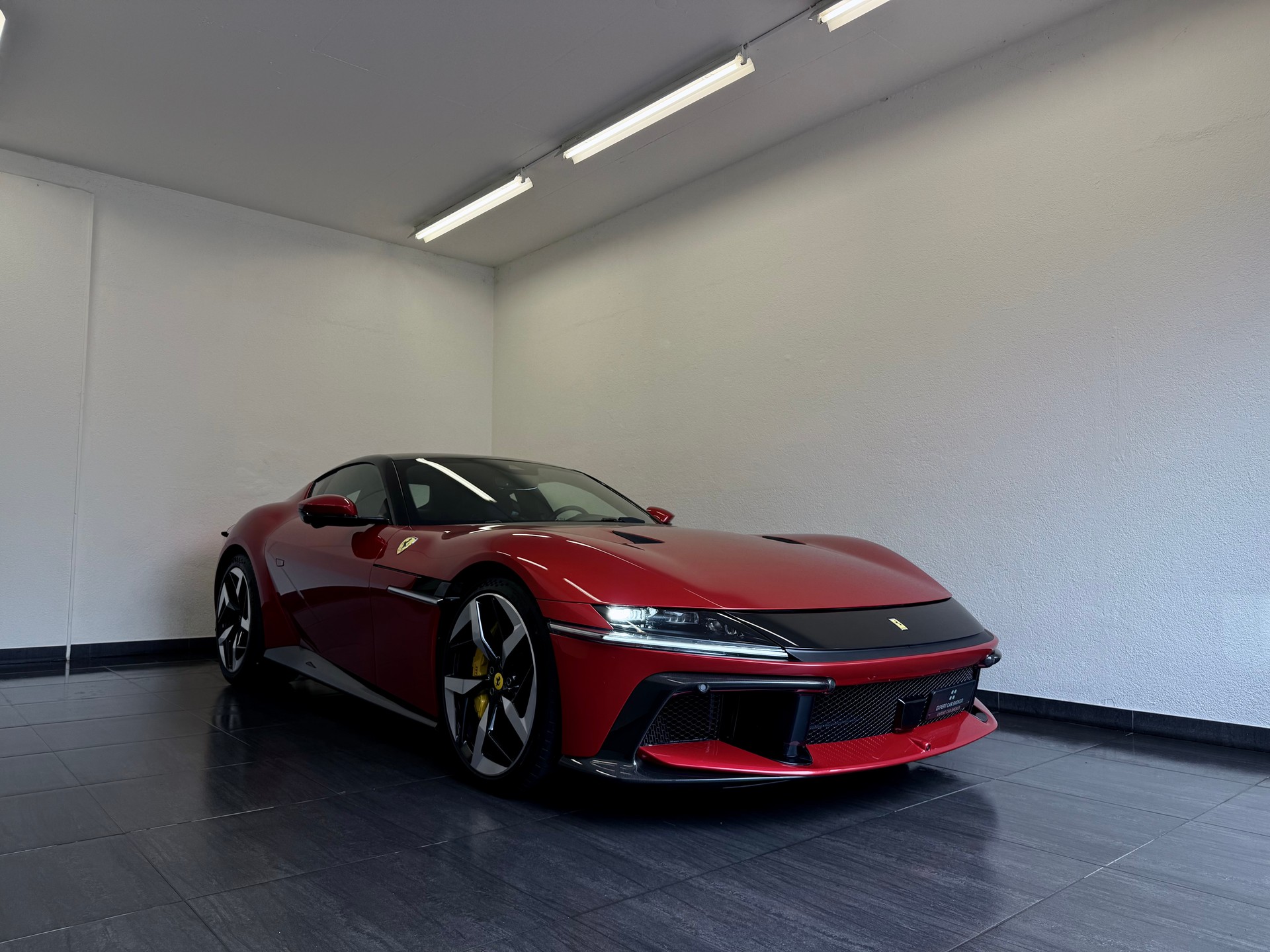 FERRARI 12 Cilindri-image-1