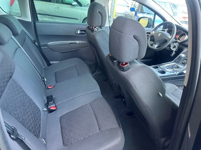 PEUGEOT 3008 1.6 16V T Style Tiptronic-image-9